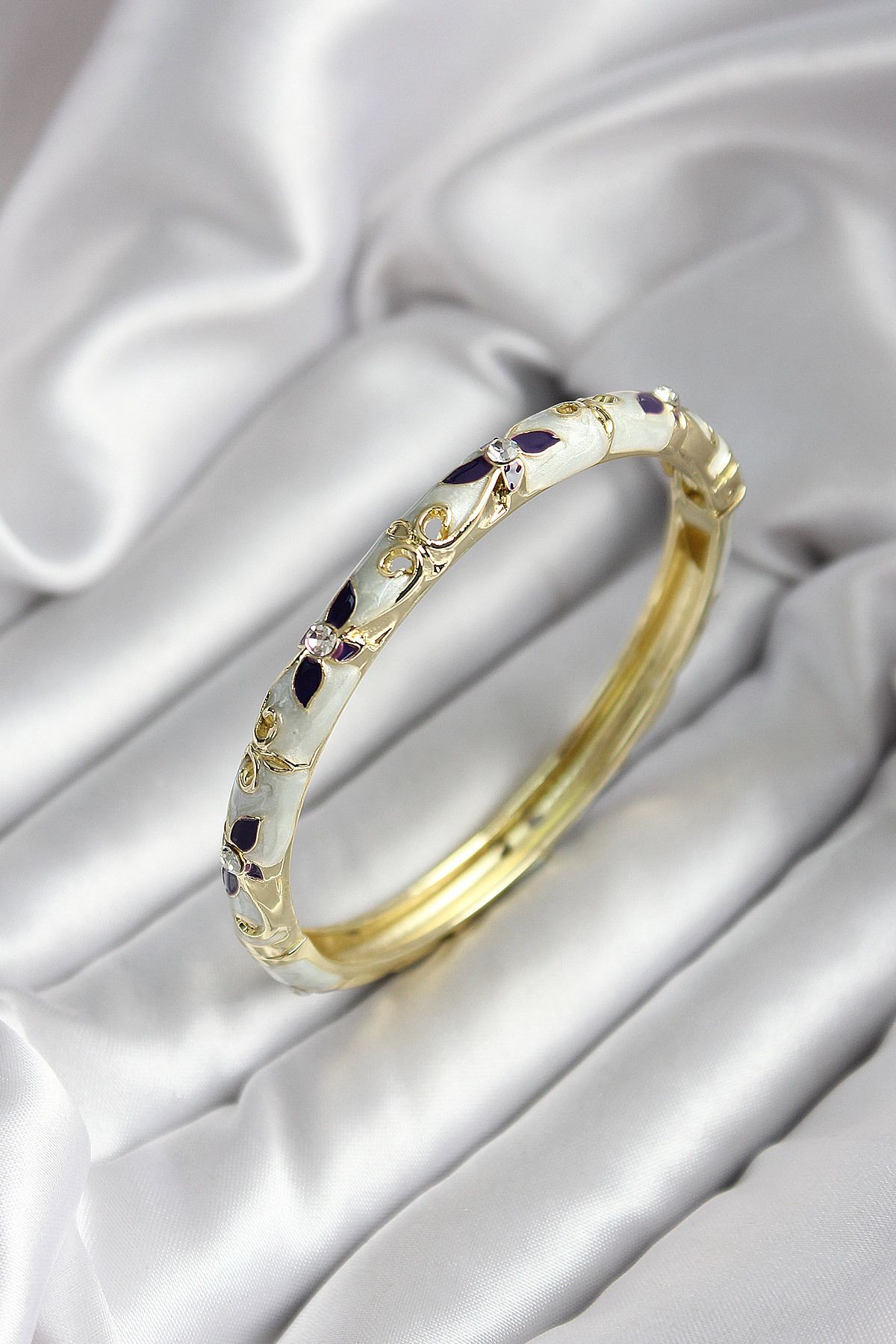 Goşenefmafe Mineli Pirinç Siyah Çiçek Desenli Zirkon Taşlı Gold Renk Kadın Kelepçe (çap 60 mm)