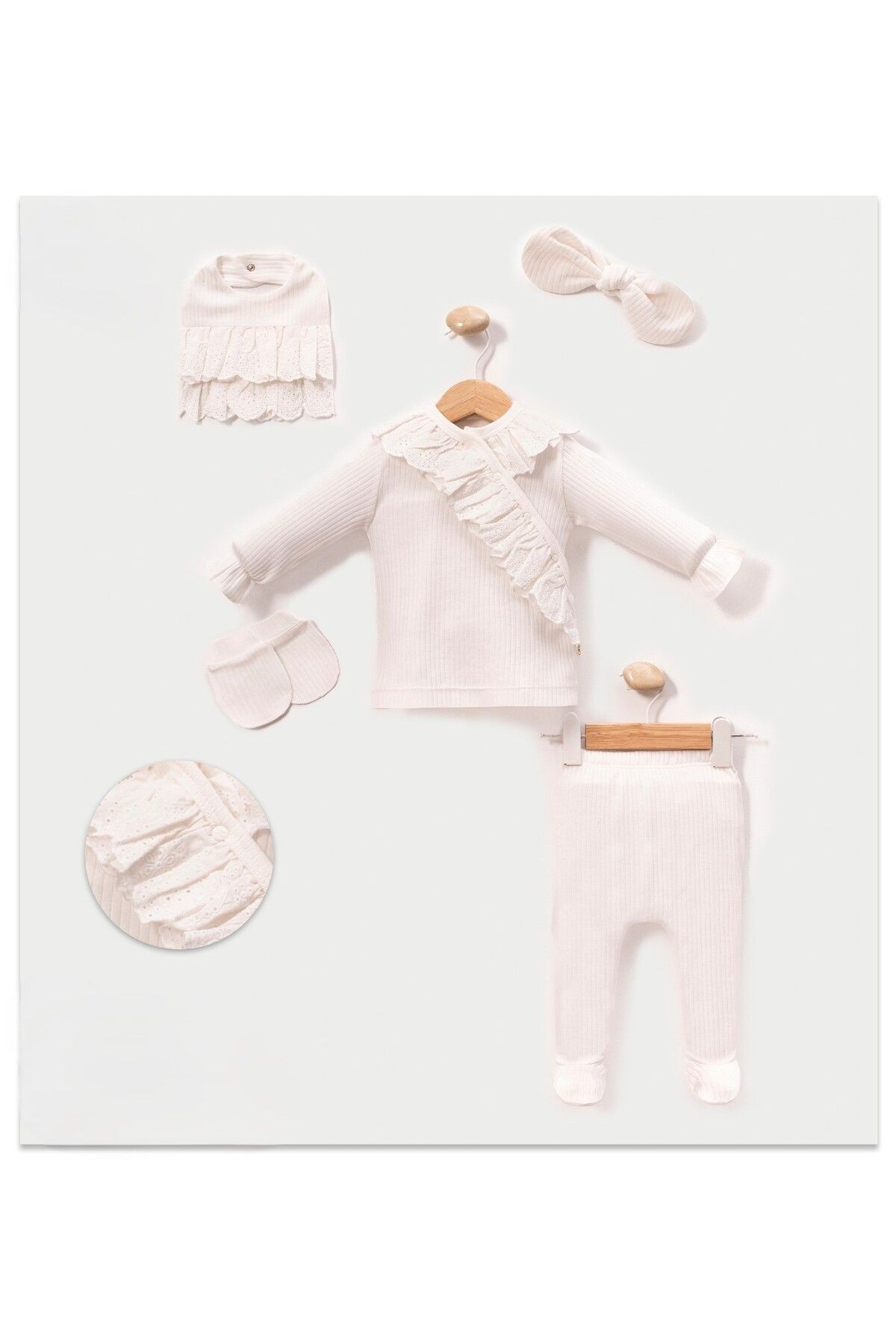 Bulut Baby dantele daitili fırfırli Kız Bebek 5'li Takım Hastane Çıkışı Set