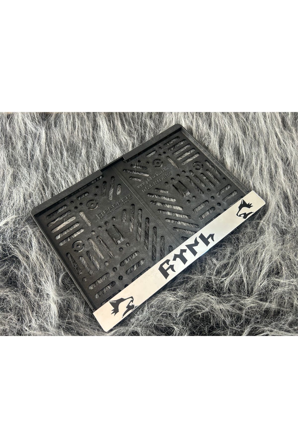 MERLINS OTO Merlins 3D Kabartmalı Pleksi Motor Plakalığı