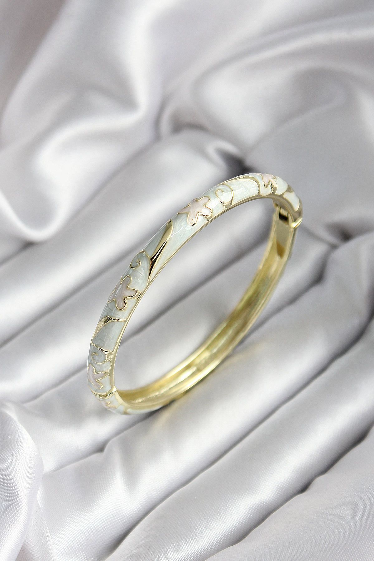 Goşenefmafe Mineli Pirinç Kırık Beyaz Çiçek Desenli Zirkon Taşlı Gold Renk Kadın Kelepçe (çap 60 mm)