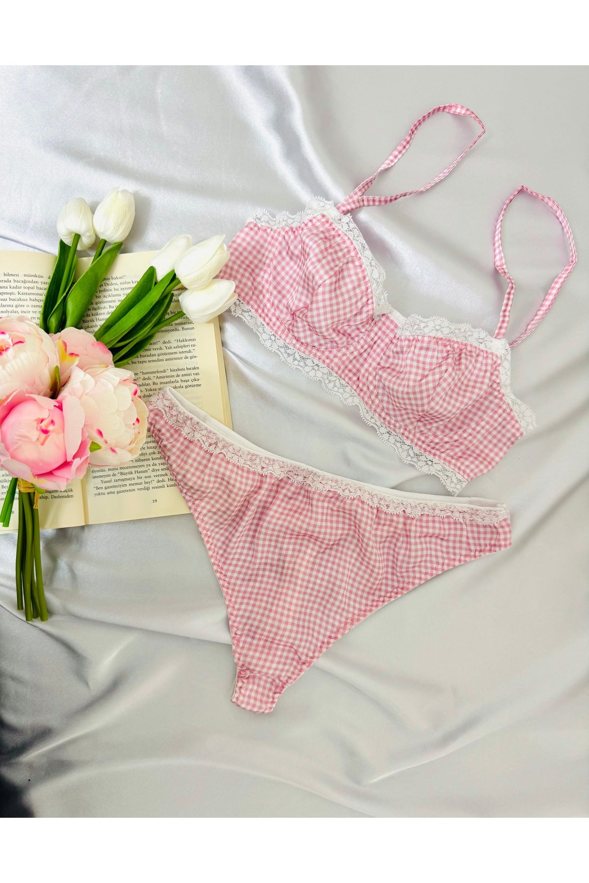TRIO LINGERIE Pembe İpeksi Saten Dantel Detaylı Bralet İç Çamaşır Takımı