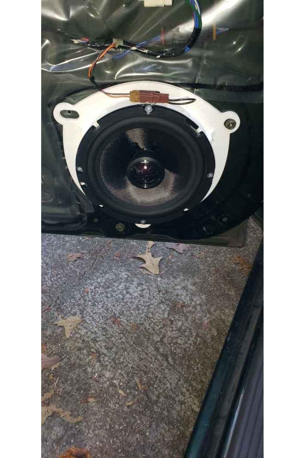 Lucest Arka - Nissan Staea satış sonrası 6.5 Uyumlu hoparlör braketi (Plastik Aparattır!!!)