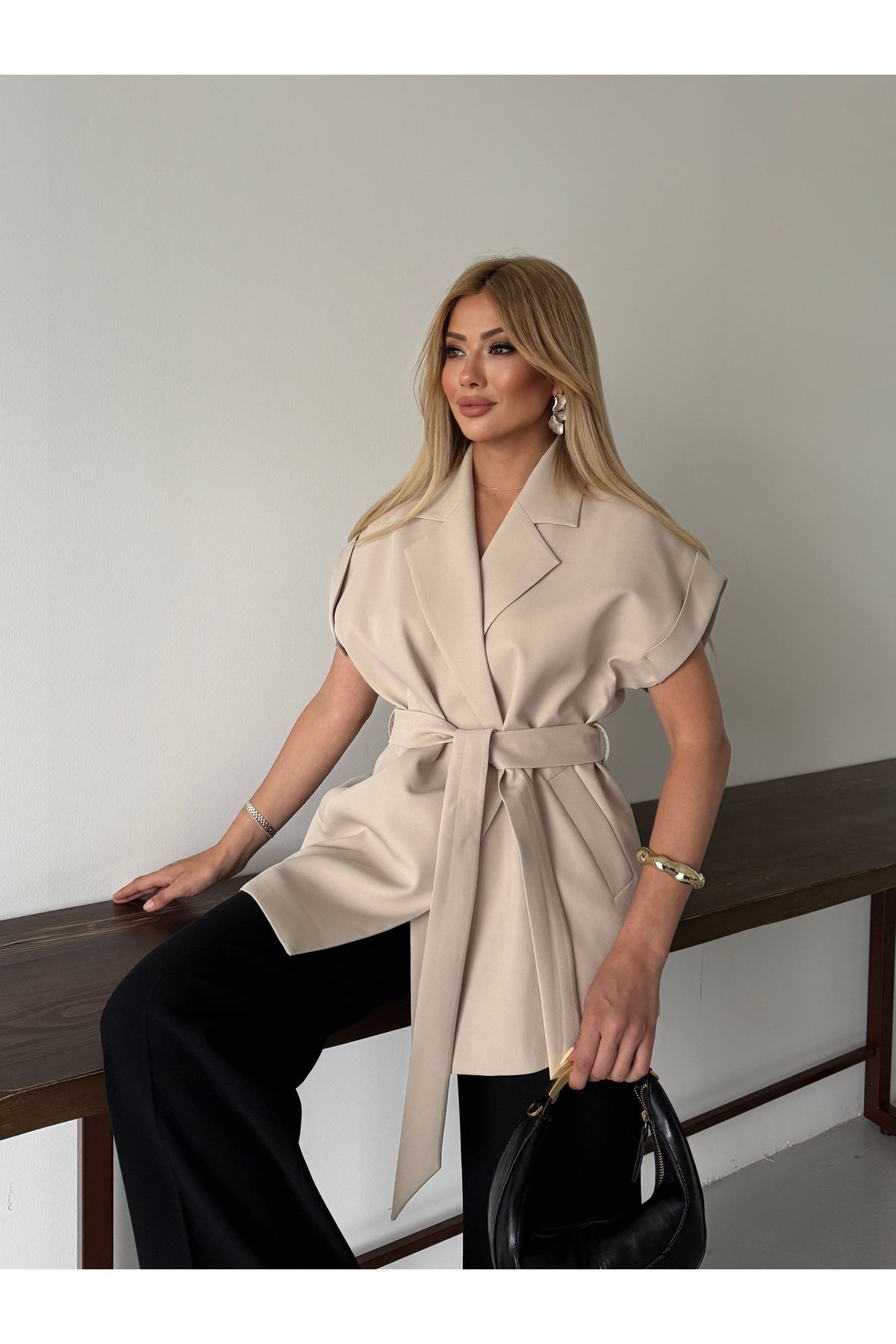 Nadrina Düşük Kol Oversize Kuşaklı Yelek