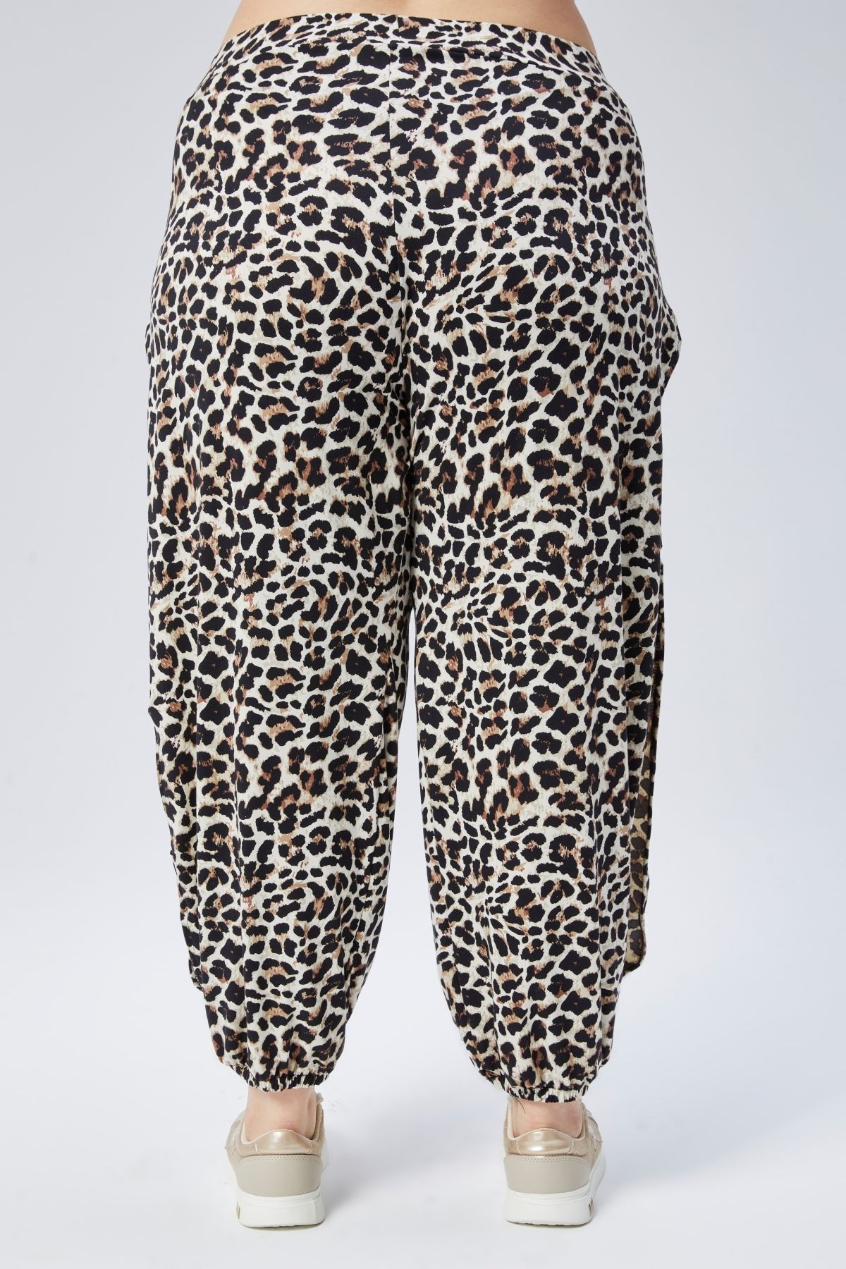 Curvy Trend-Plus Size Leopard Patterned Viscose Trousers with Elastic Waist and Legs and Side Slits 6