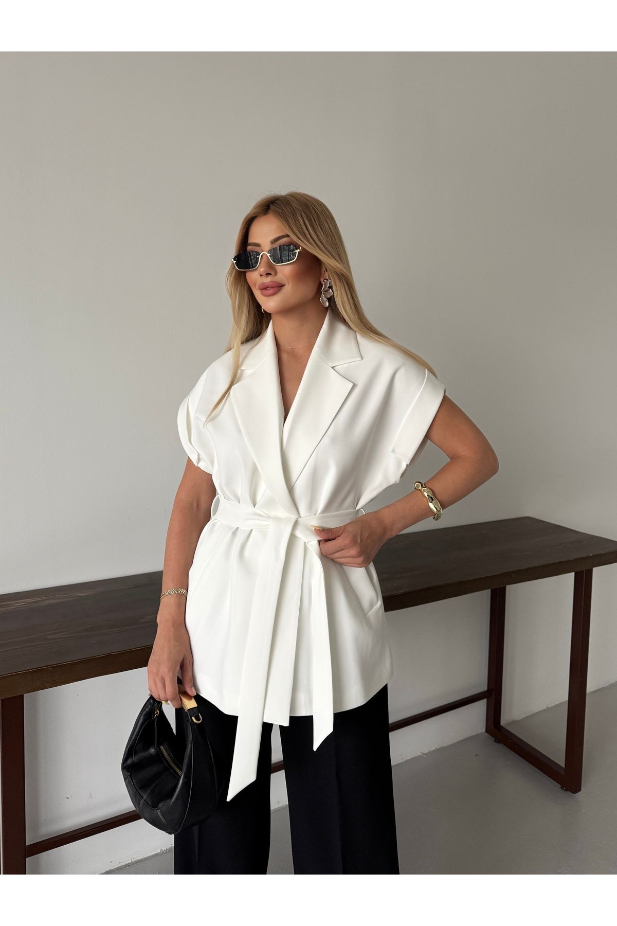 Nadrina Düşük Kol Oversize Kuşaklı Yelek