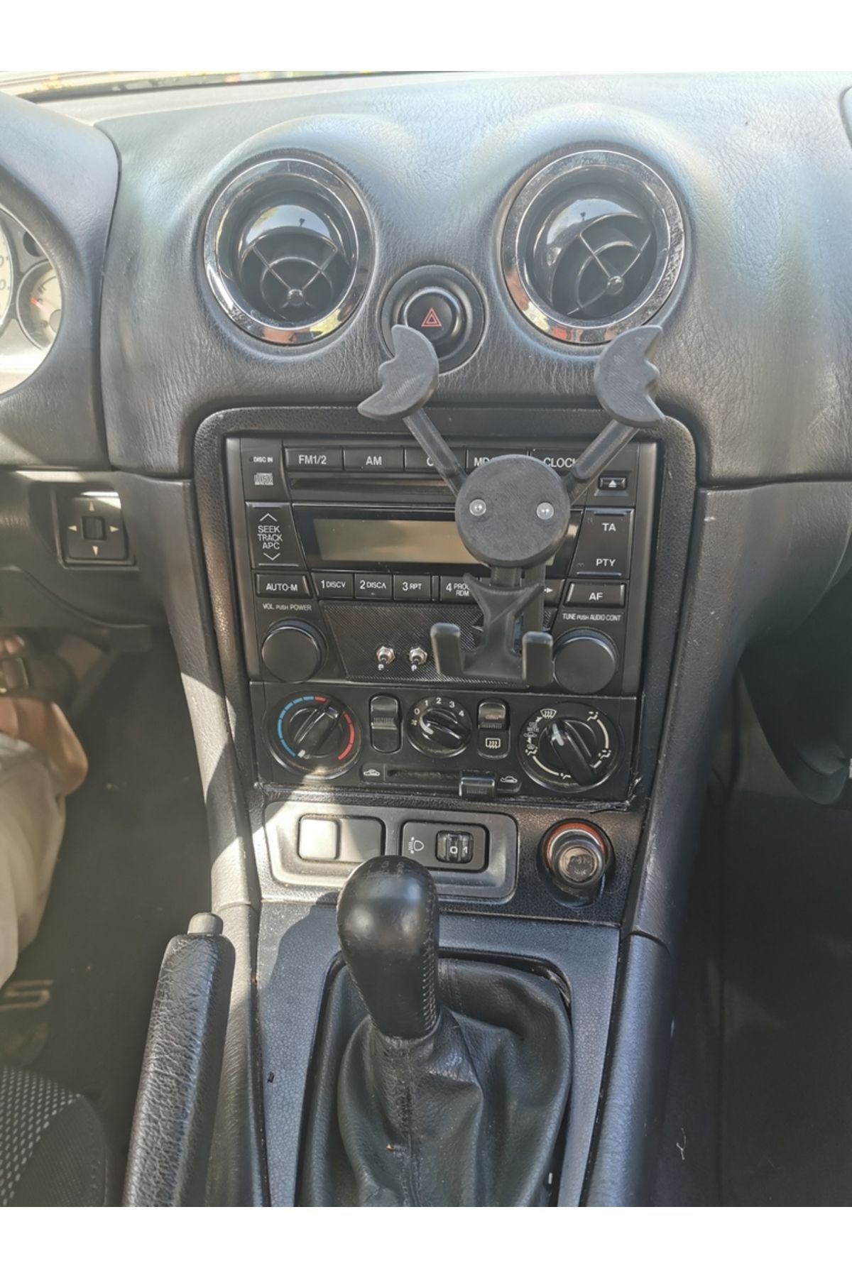 Lucest Mazda MX5 NB/NBFL Radyo Telefon Montajı (Plastik Aparattır!!!)