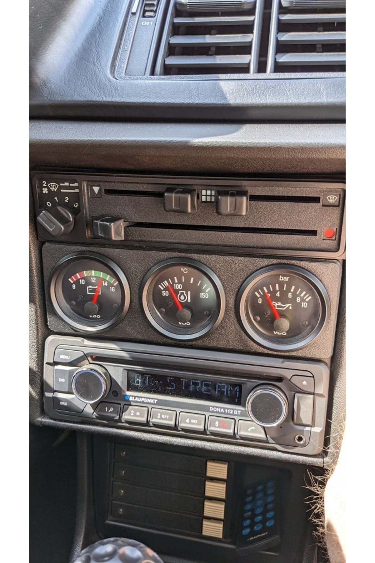 Lucest VW Scirocco VDO Uyumlu Diyafram Merkezi Konsolu (Plastik Aparattır!!!)