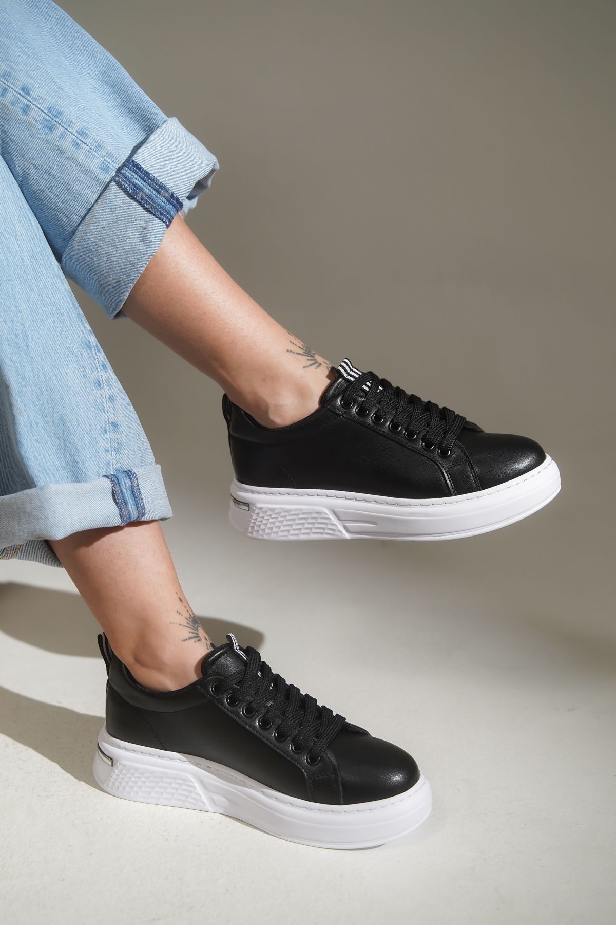 lovitto Bağcıklı Kalın Taban Sneaker