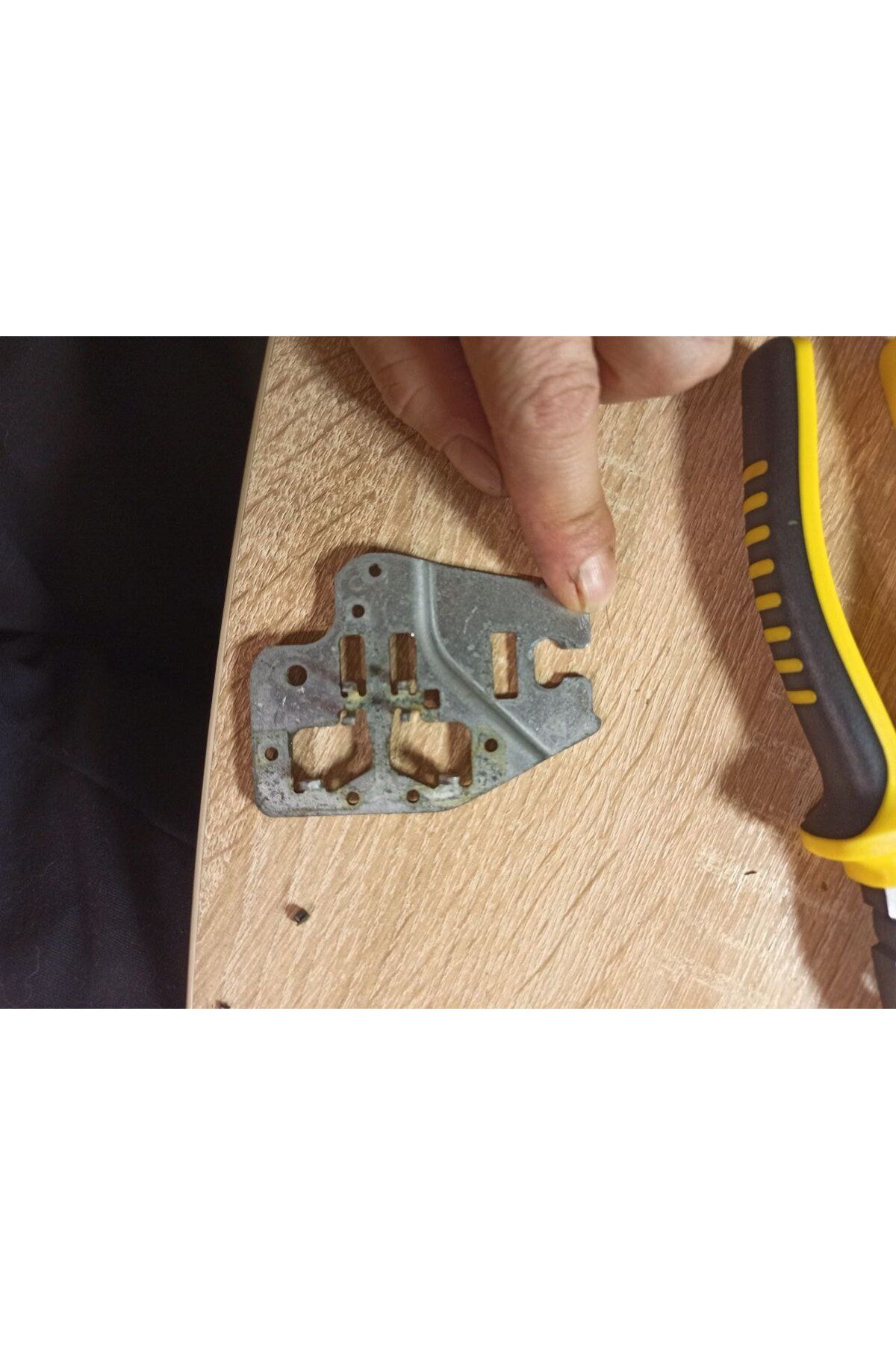 Lucest BMW e46 Uyumlu Cam regülatör taşıyıcısı (Uzak) (Plastik Aparattır)