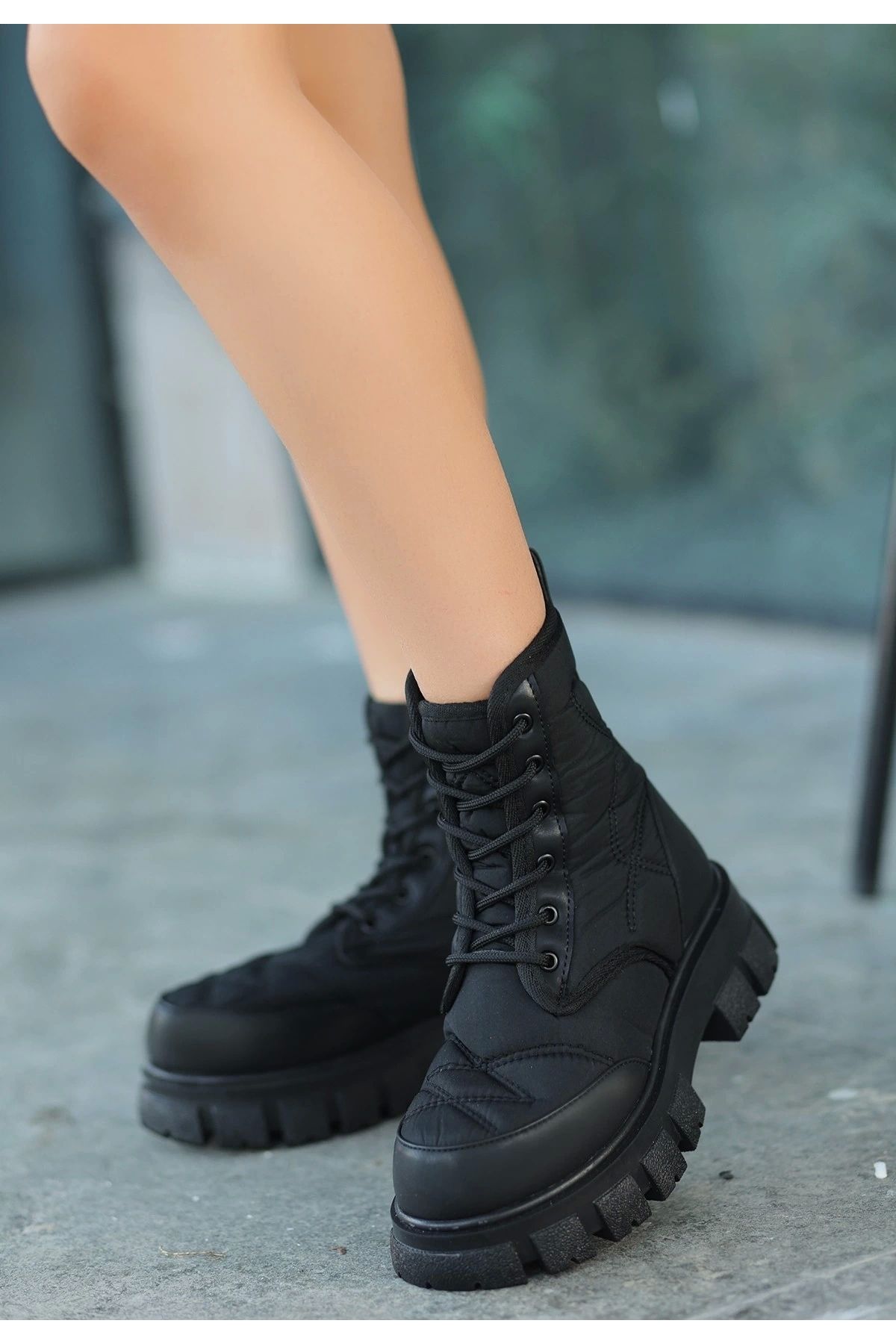 OurStyles Mabel Siyah Cilt Bağcıklı Bot
