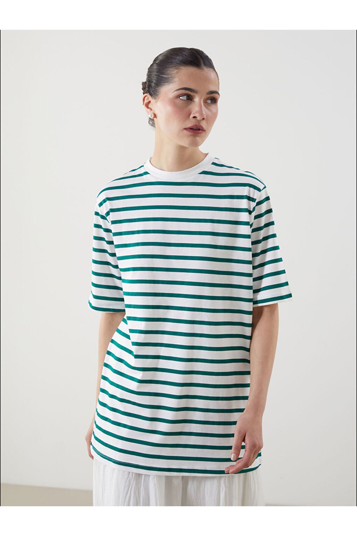 LC Waikiki LCW Modest Yeşil Bisiklet Yaka Çizgili Kadın Tişört S5O028Z8NVY25