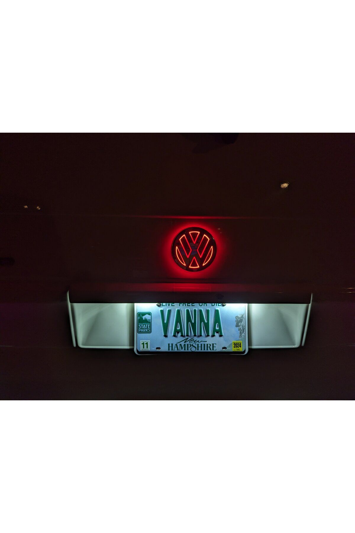 Lucest VW Eurovan Arka Amblem Işıklı (Plastik Aparattır!!!)