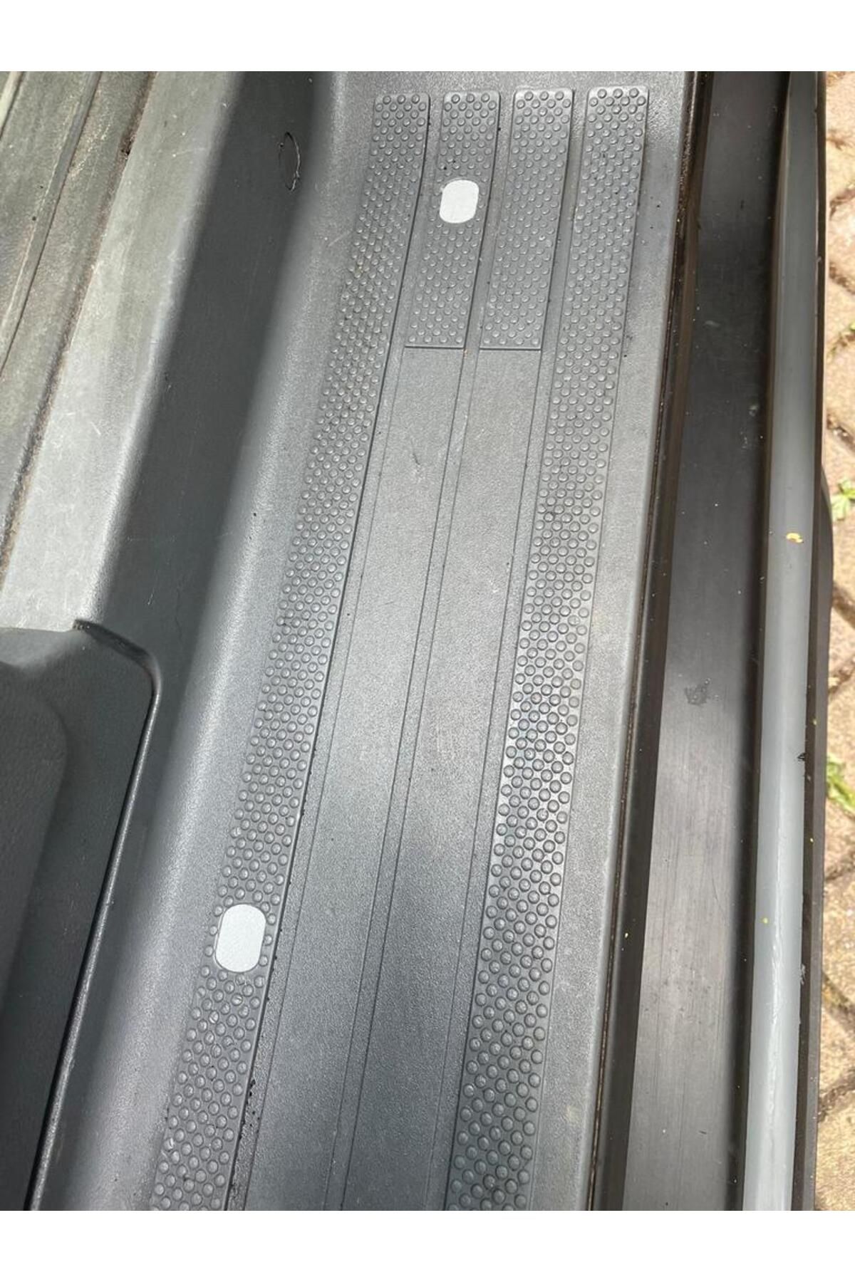 Lucest Mercedes Vito W639 Uyumlu Trim Vidalı Kapak (plastik Aparattır!!!)