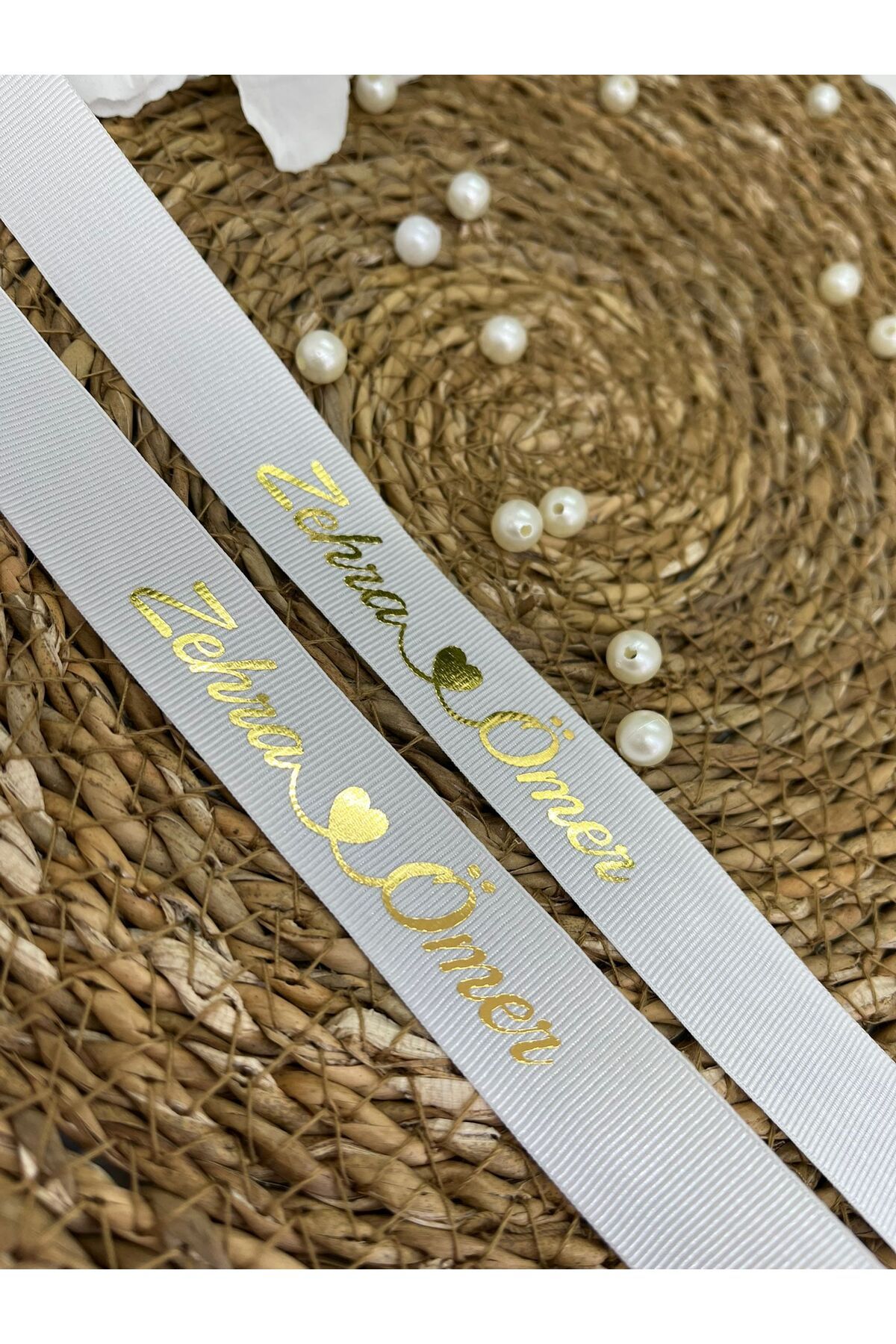 imzatasarım 2 cm Gold Baskılı İsimli Söz Ve Nişan Kurdelesi Beyaz Kırmızı Bağlı Kalpler Modeli