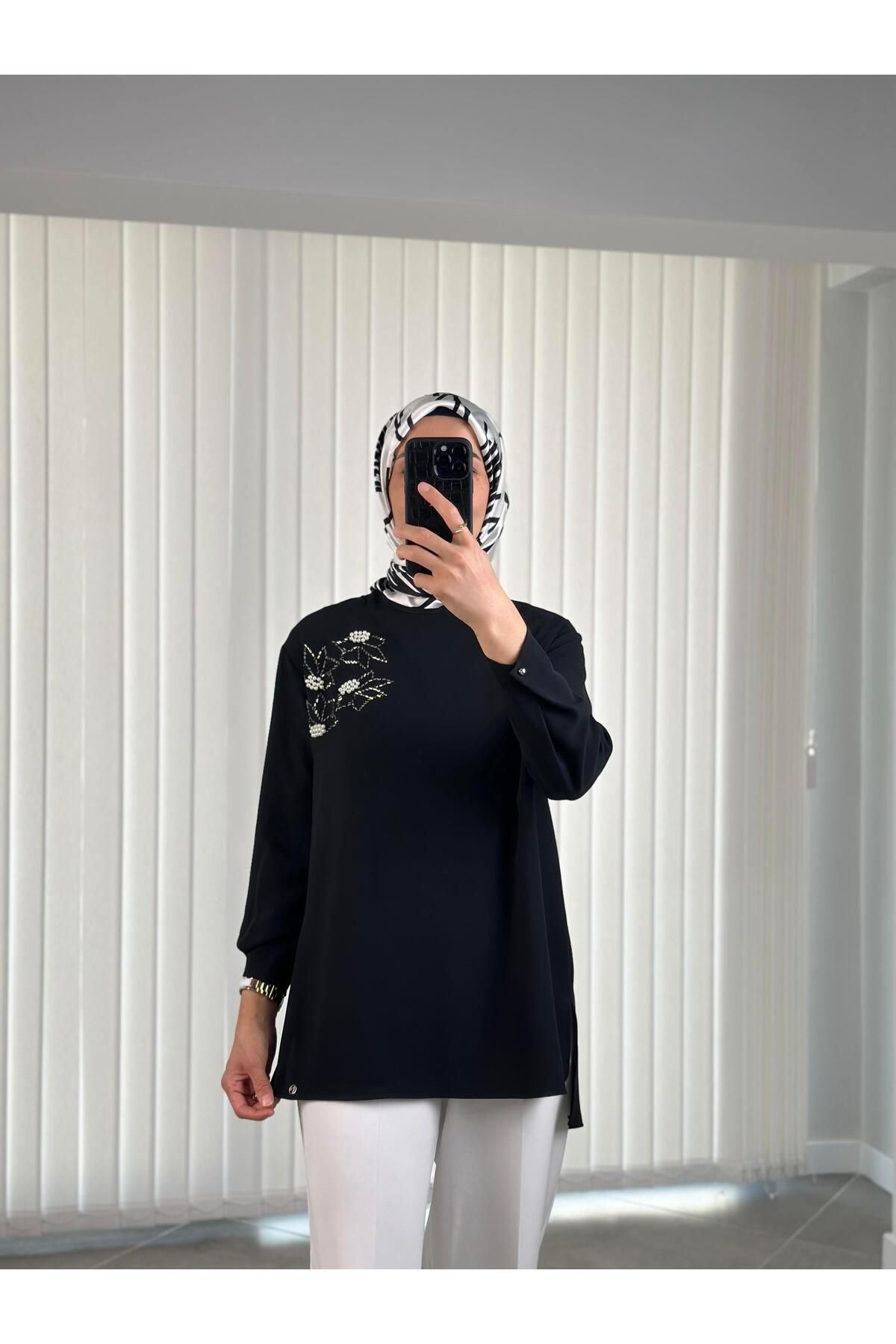 Armine Trend İnci Ve Taş Detaylı Tunik 25YT443 Siyah