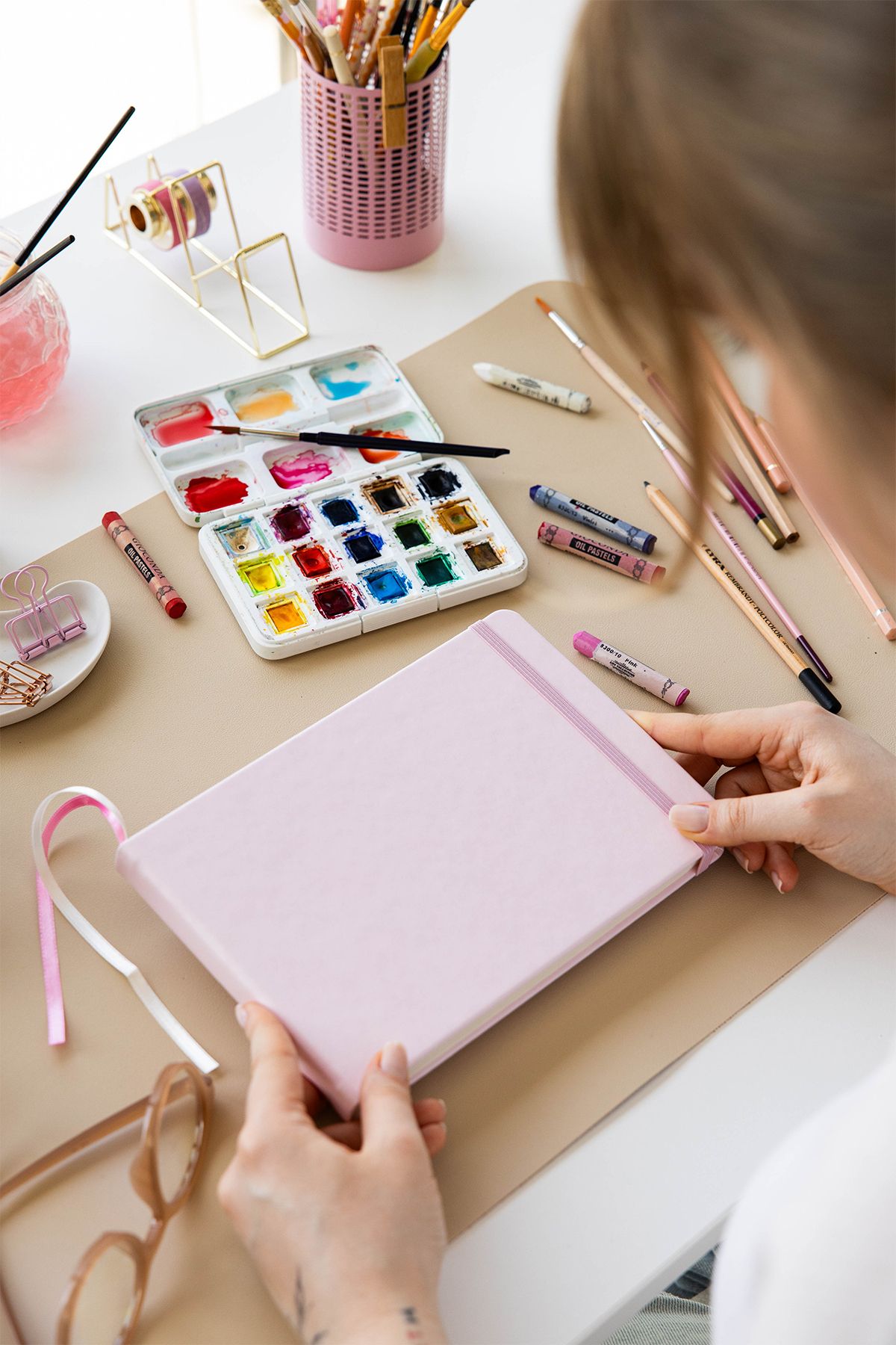 PAPERORA 21 x 15 cm Sert Kapak 80 Yaprak 140 gr. Eskiz Defteri / Sketch Book - Pembe