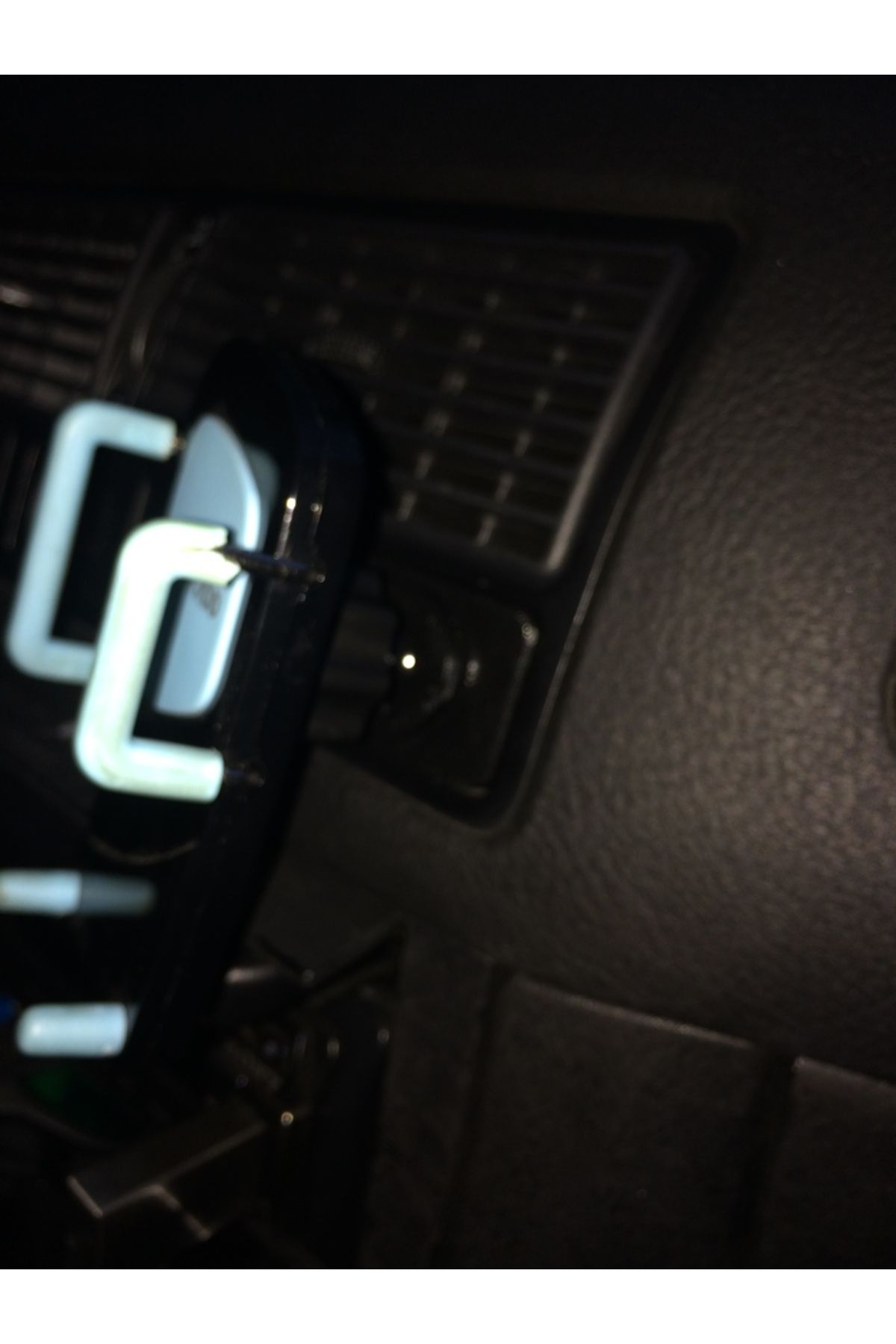 Lucest VW Golf MK4 IV uyumlu Switch   Panel Gösterge Tablosu Akıllı Telefon Tutucu (Plastik Aparattır!!!)
