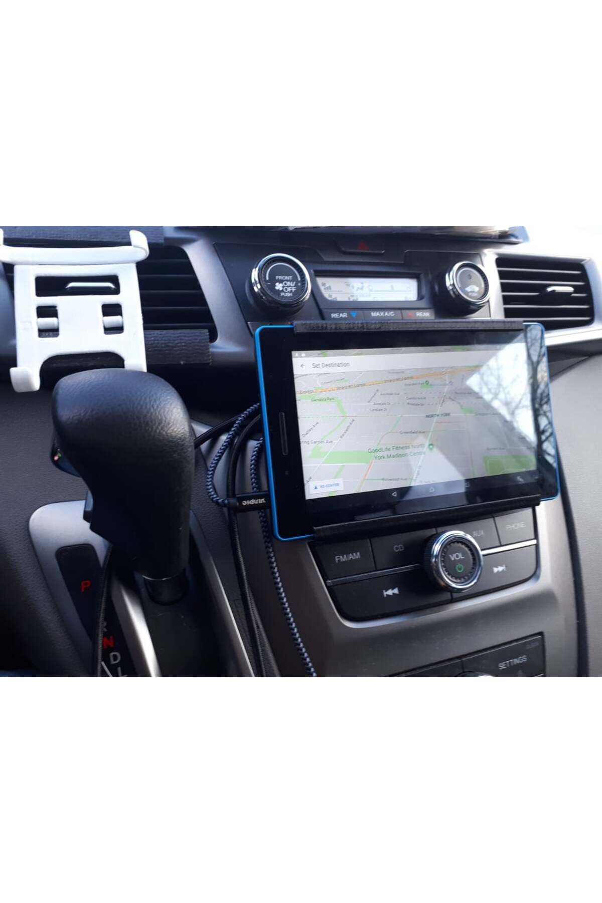 Lucest Honda Odyssey Tablet Tutucu (Lenovo Tab 7) (Plastik Aparattır!!!)