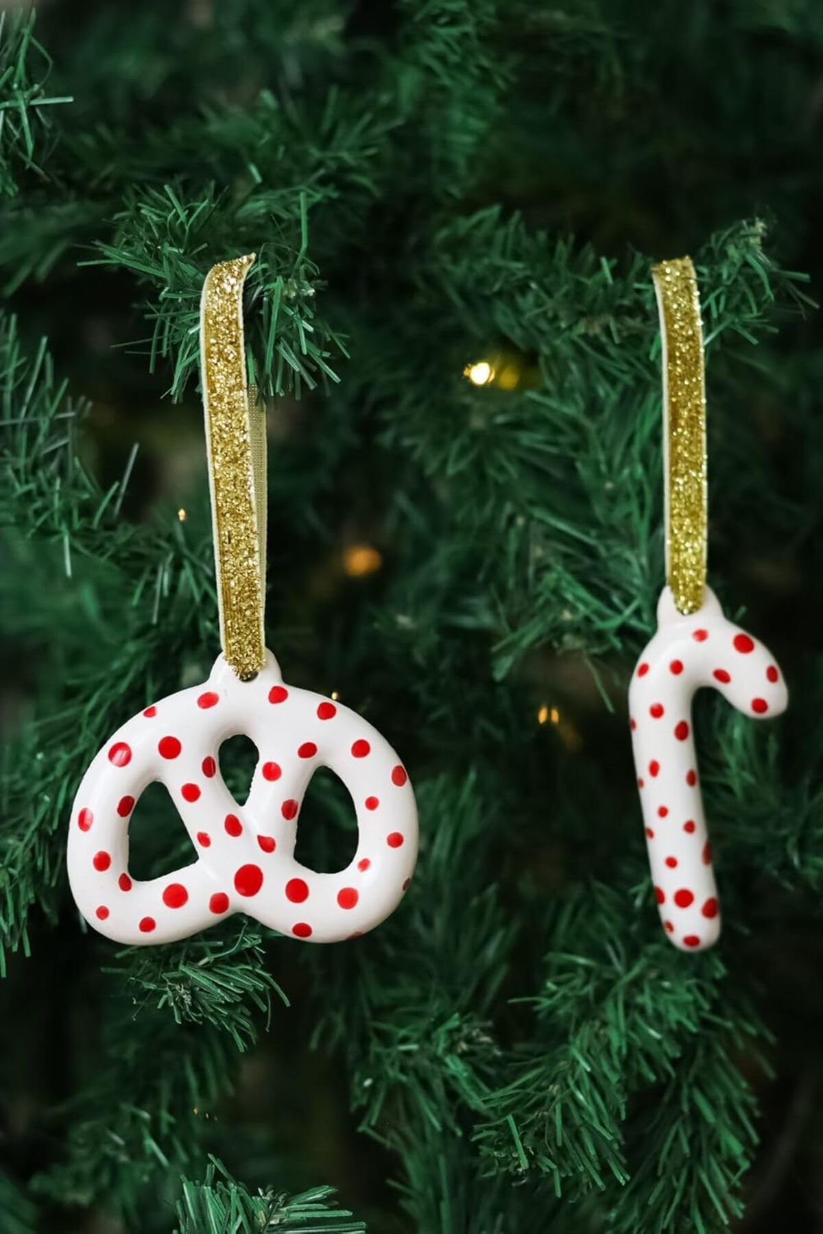 Mu Art Ahşap Mrt & Stone Yılbaşı Ağaç Süsü Benekli Seramik Pretzel Simit-Baston 2'li Çam Ağacı Süs