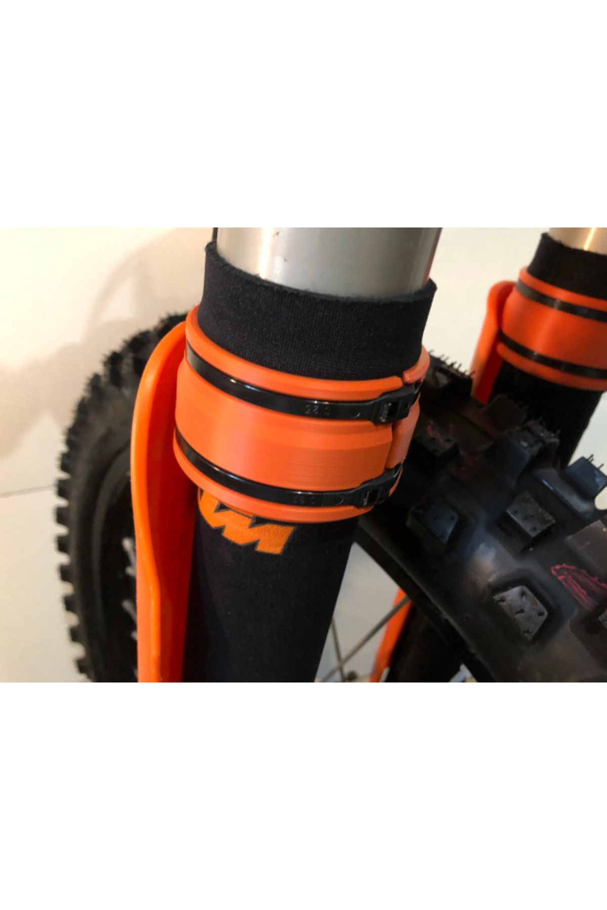Lucest Çatal Kapağı Kelepçeleri - KTM 48mm (Plastik Aparattır)