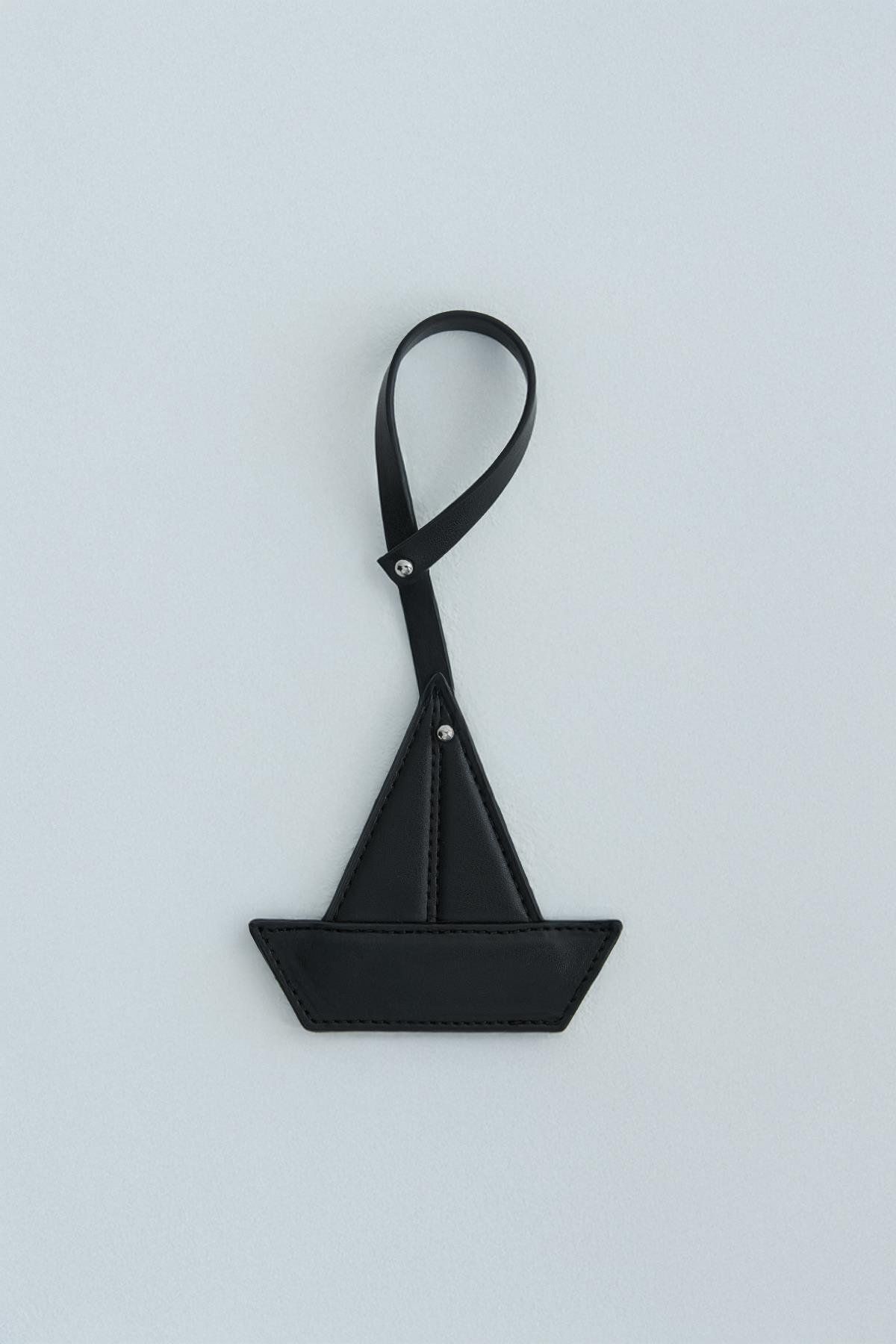 Suud Collection Siyah Ship Charm