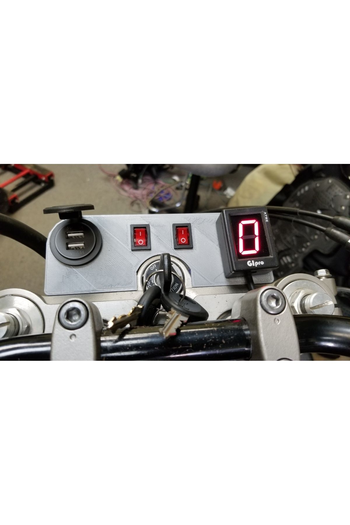 Lucest VSTROM 1000 çizgi plakası (Plastik Aparattır!!!)