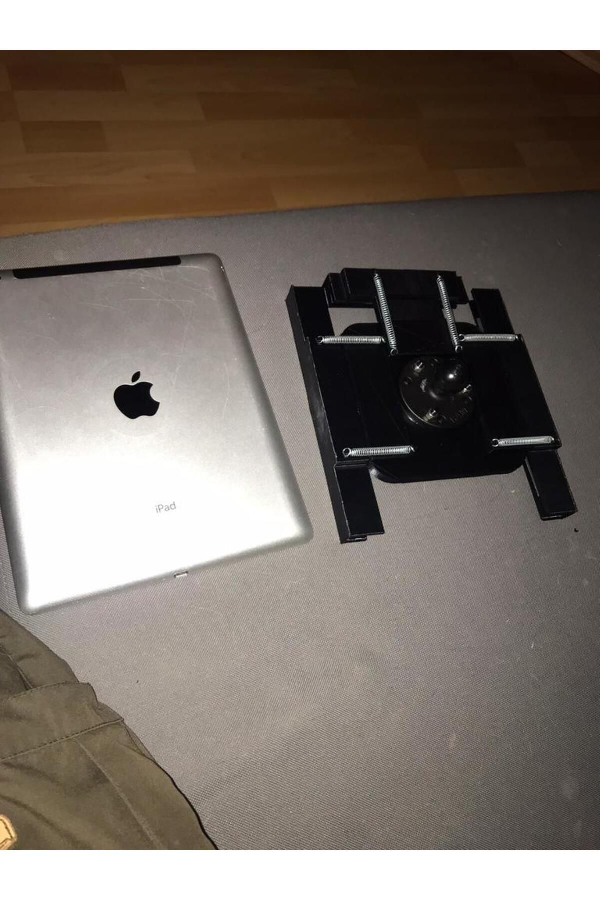 Lucest Araba için tablet / iPad tutucu / tablet montajı (Plastik Aparattır!!!)