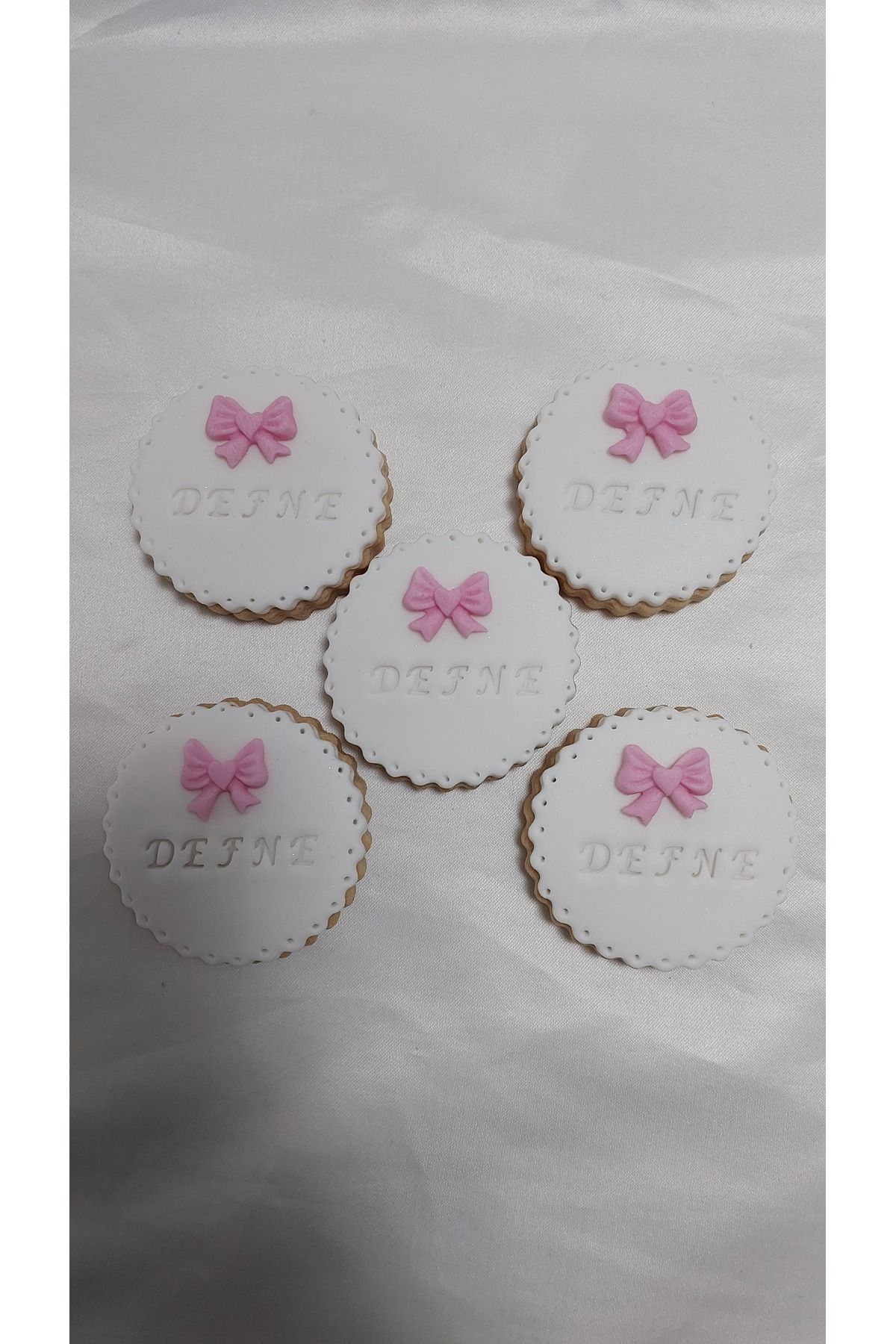 Princessa İsim Ve Fiyonk Detaylı Butik Kurabiye ( 20 Adet )