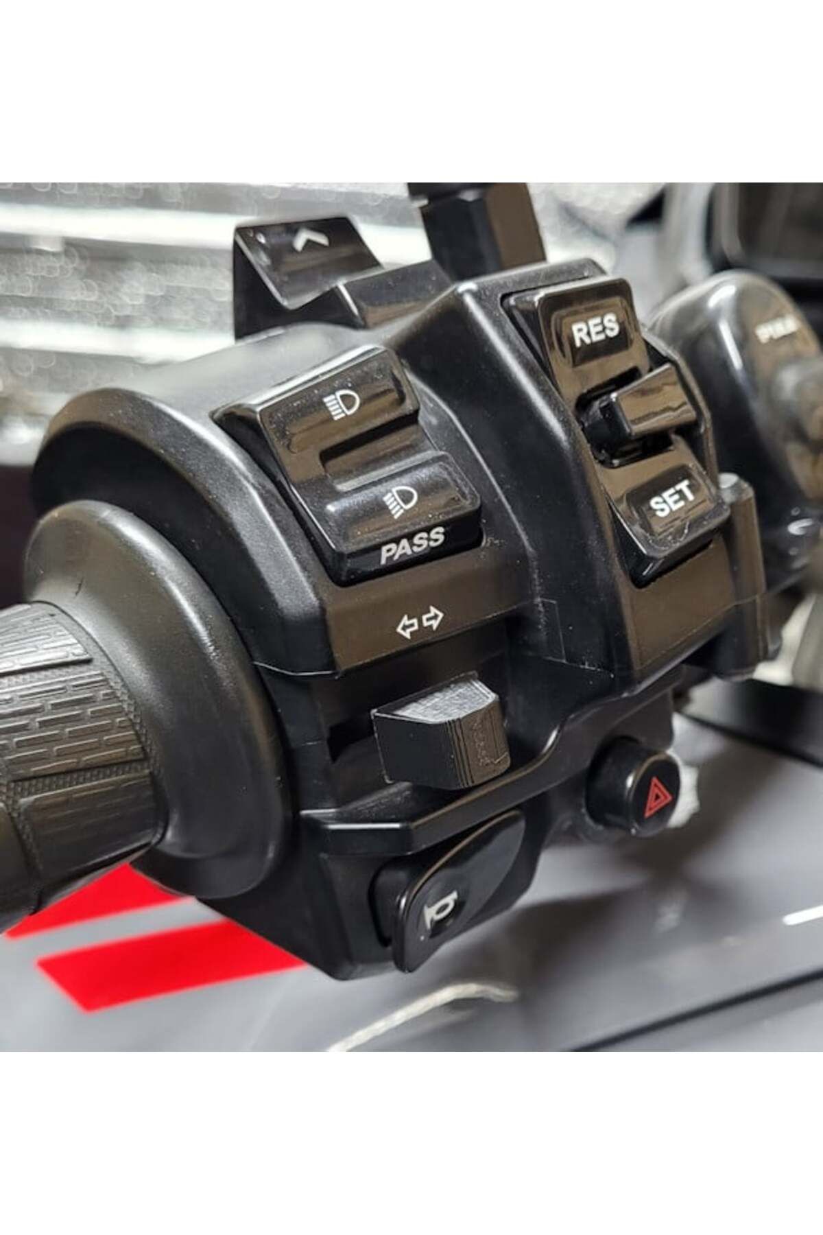 Lucest Yamaha Tracer 900GT Gösterge Anahtarı Düğmesi (Plastik Aparattır!!!)