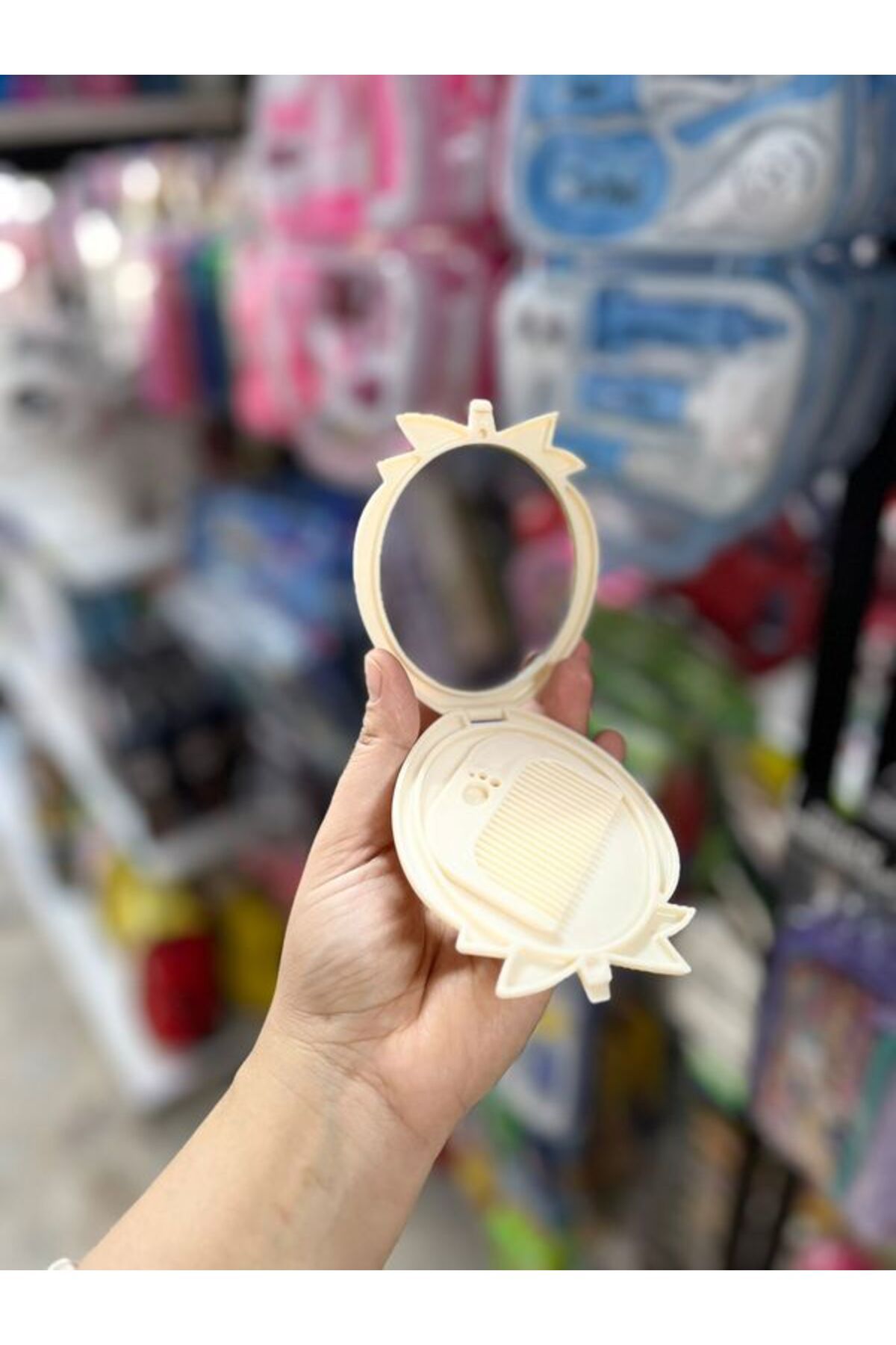 EyER Shoping Çilek Figürlü Taşınabilir Makyaj Aynası Çanta Aynası Ve Taraklı Cep Aynası Kapaklı Sarı