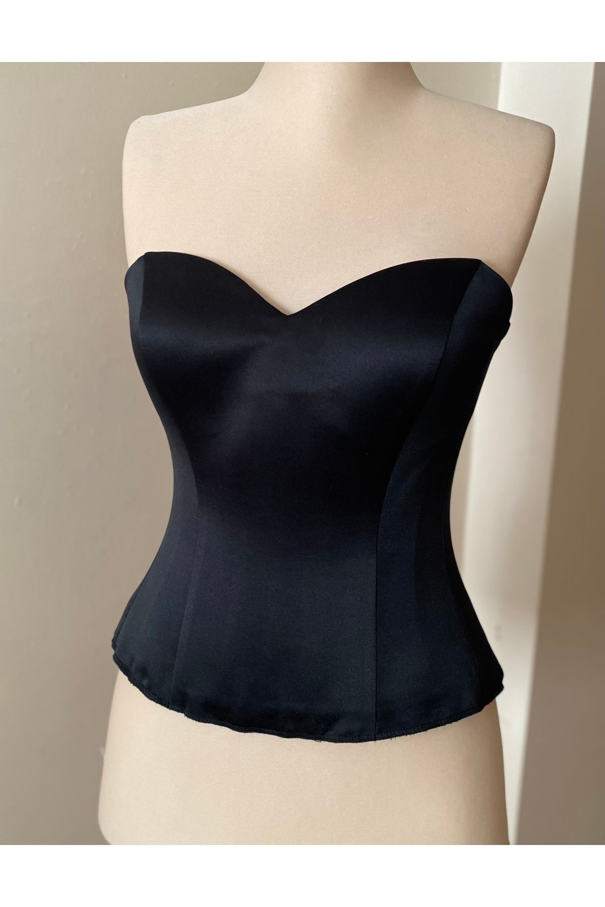 MODA Siyah Saten M Yaka Korse İpli -Hazır Beden
