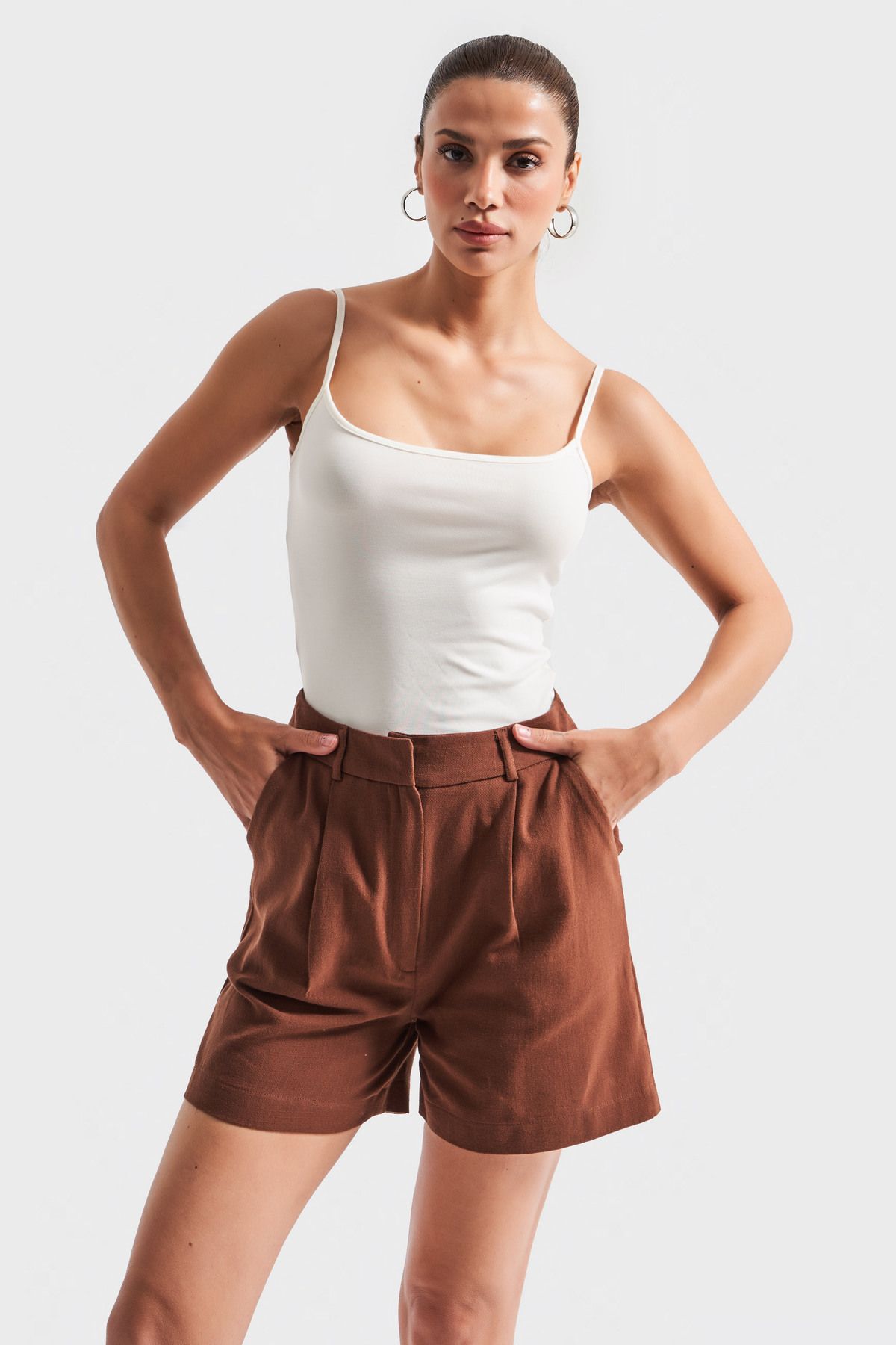 its basic-Women's Brown S5-16 Relaxed Cut Midi Front Pleated Mom Fit Linen Fabric Shorts 3