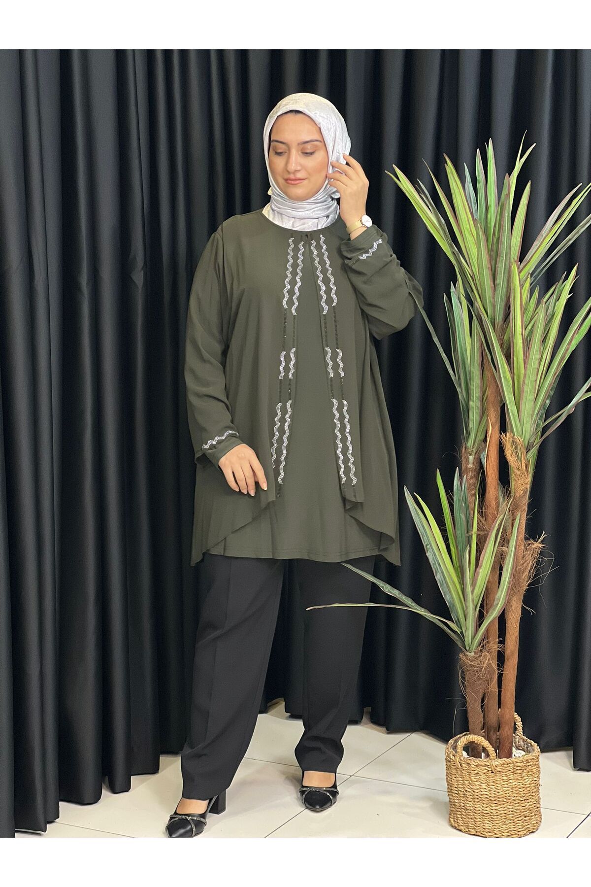 Butik büyük beden Önü Taşlı Şifon Tunik