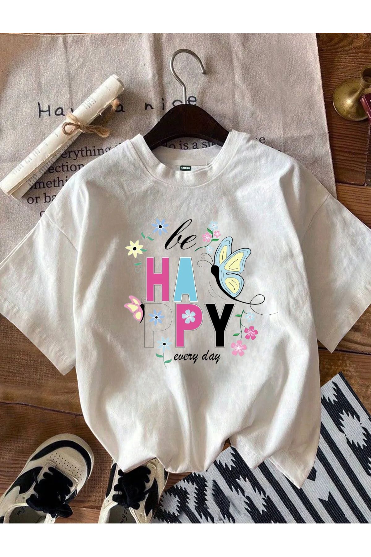 ELNOYA Unisex Pamuklu Beyaz Oversize "HAPPY" Baskılı Rahat Günlük T-shirt