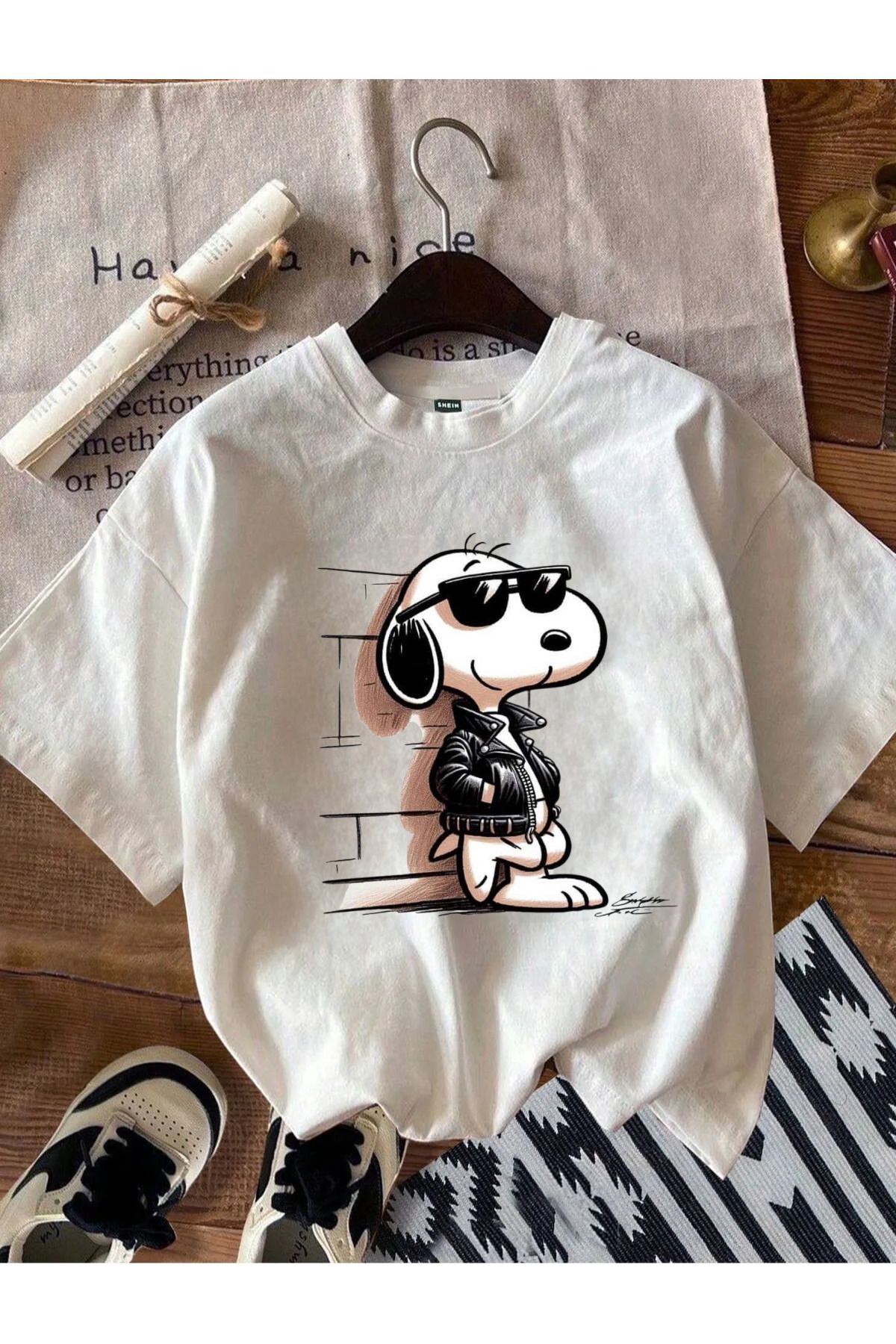 ELNOYA Unisex Pamuklu Beyaz Oversize "ÇİZGİ KAREKTER" Baskılı Rahat Günlük T-shirt