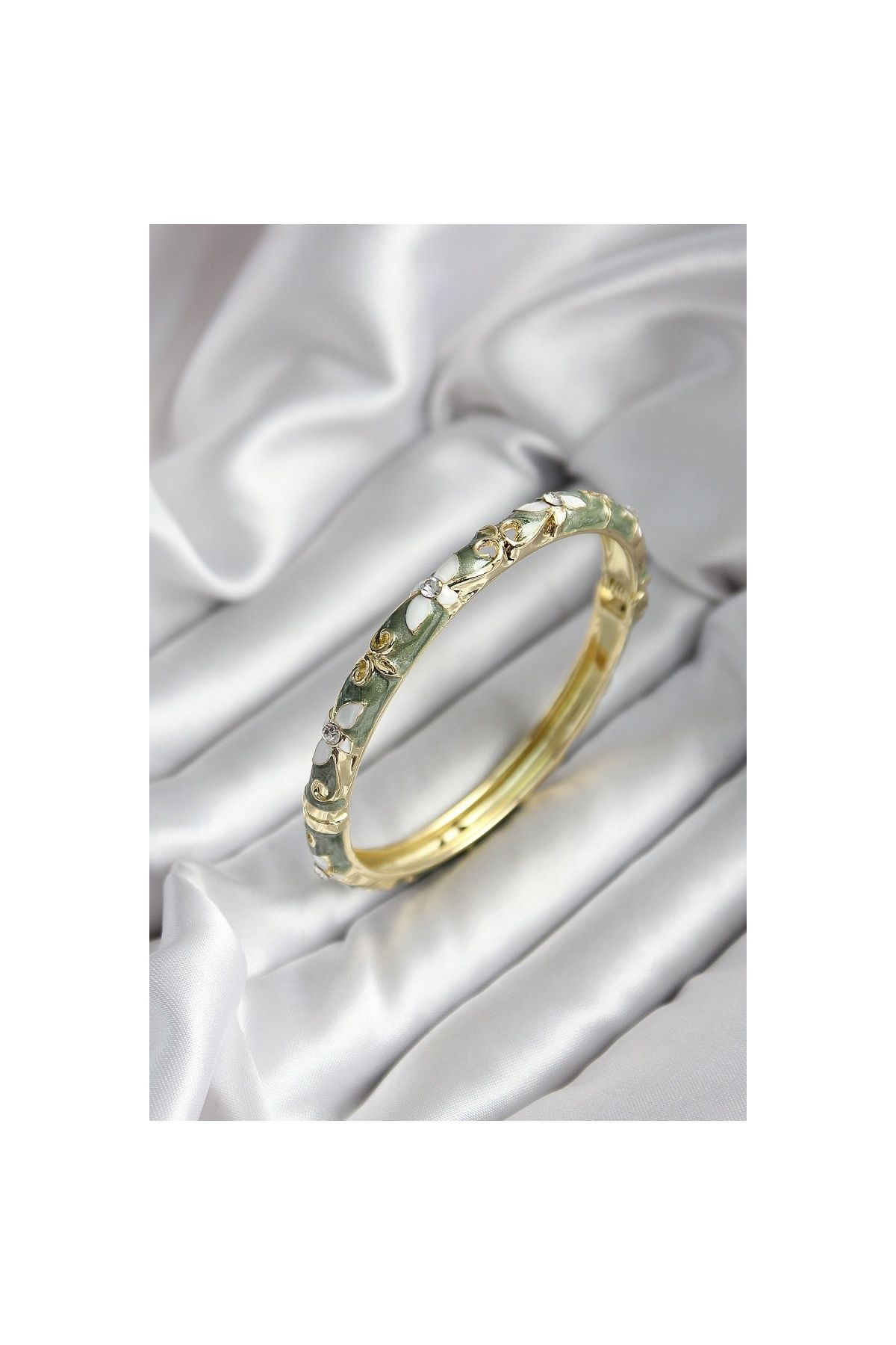 Findit Mineli Pirinç Yeşil Çiçek Desenli Zirkon Taşlı Gold Renk Kadın Kelepçe (çap 60 mm)