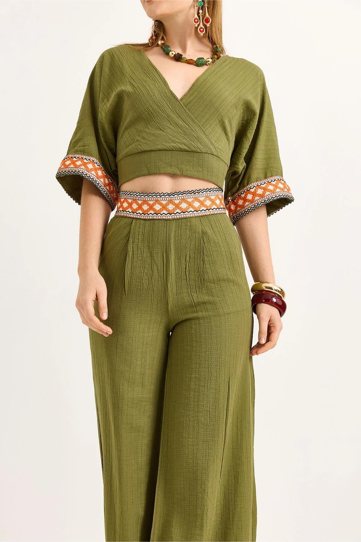 DFL Nakış İşlemeli Crop Pantolon Takım