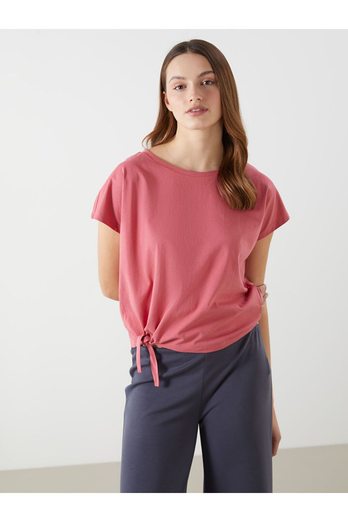 LC Waikiki LCW ECO Pembe Bisiklet Yaka Kadın Tişört S5LB22Z8NVY25