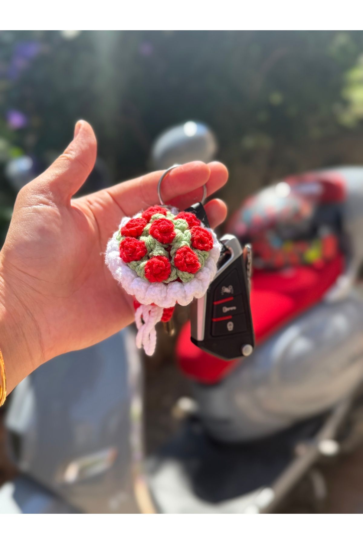 Homesinti El yapımı amigurumi anahtarlık kırmızı buket