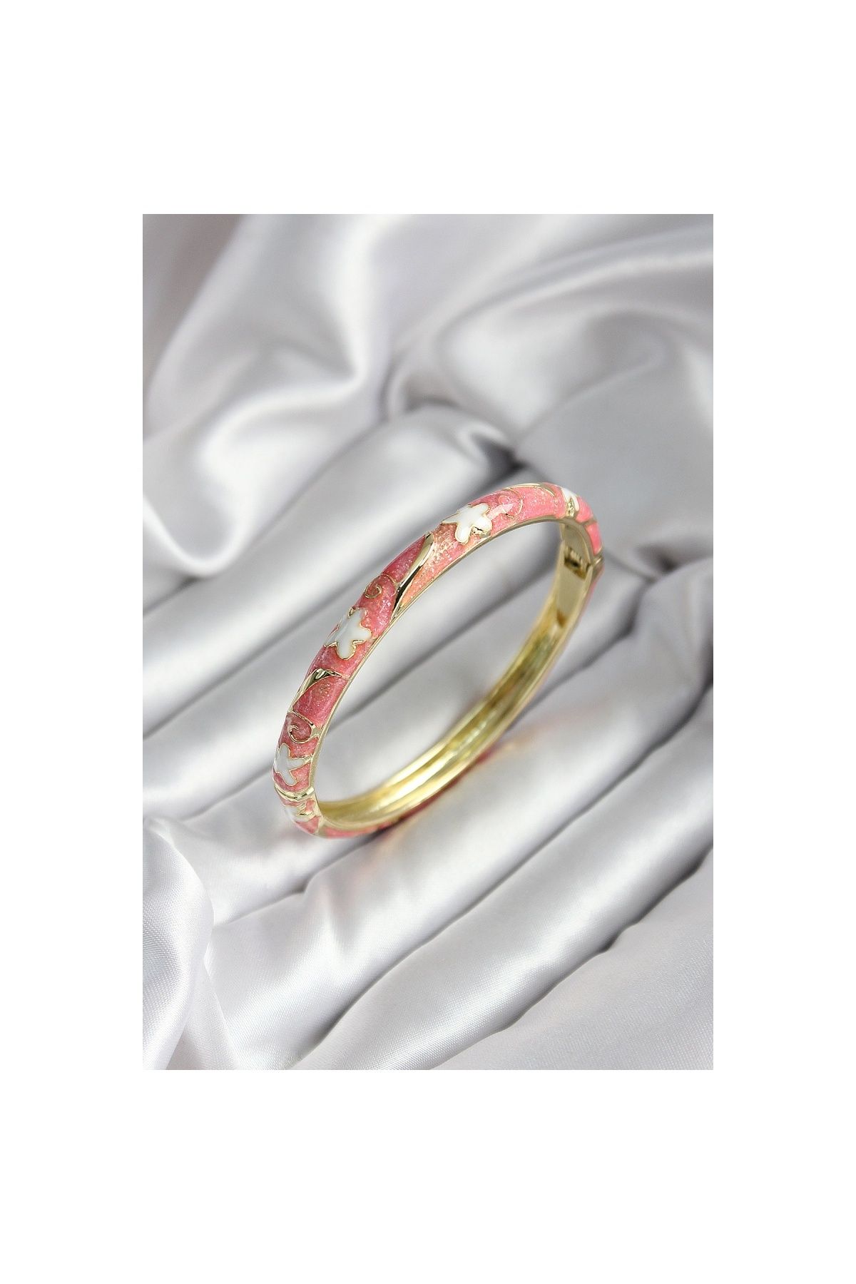 Findit Mineli Pirinç Pembe Çiçek Desenli Gold Renk Kadın Kelepçe (çap 60 mm)