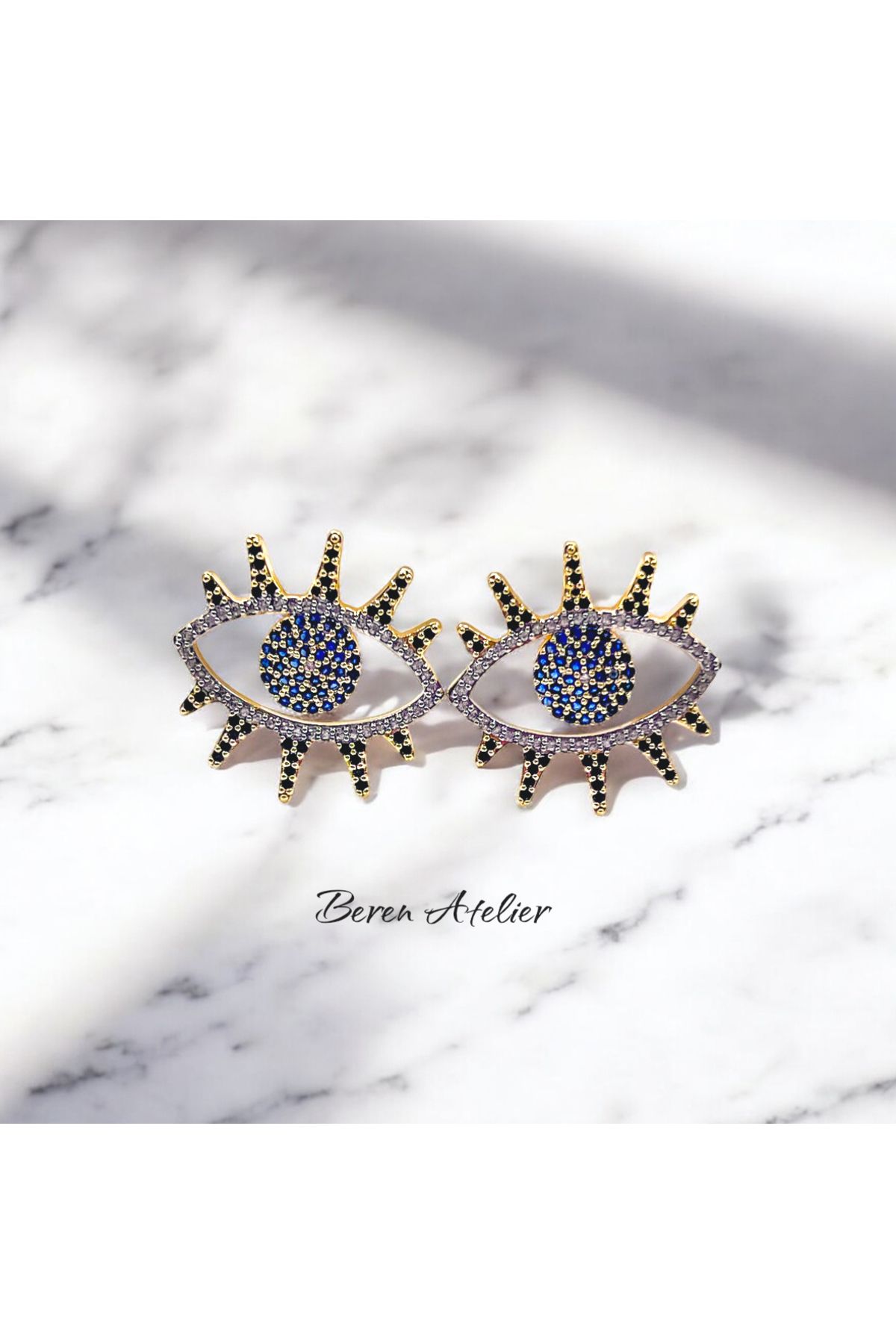 ATELİER BEREN Mystic Eye – Nazar Detaylı Altın Kaplama Göz Küpe