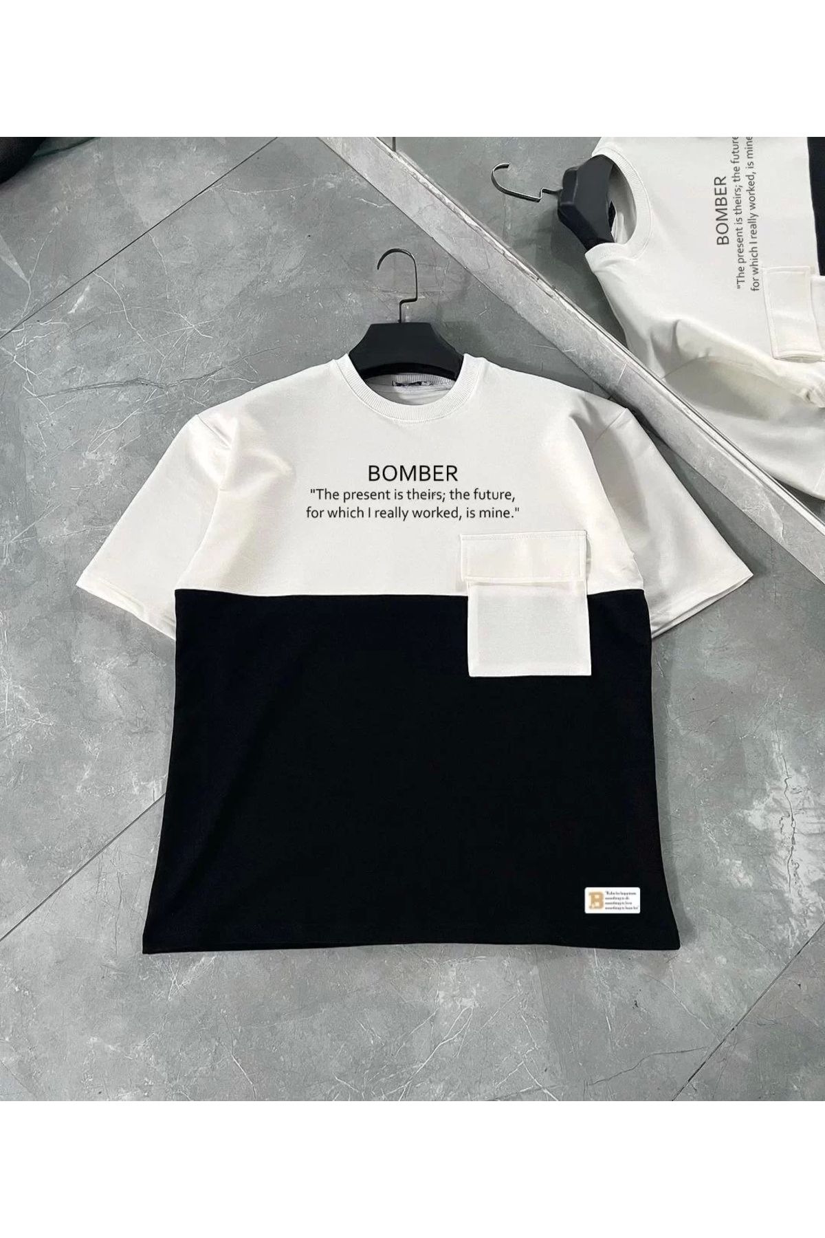 Robahood Unisex Torba Cep Detaylı Parçalı T-Shirt - Siyah