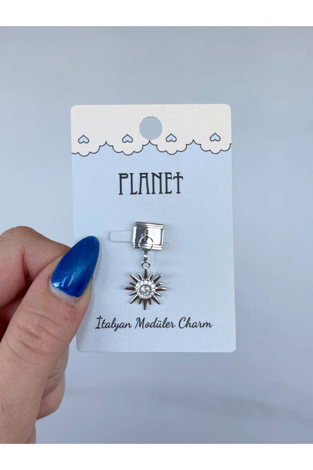 Planet Butik Taşlı Güneş Sallantılı Kartlı İtalyan Charm