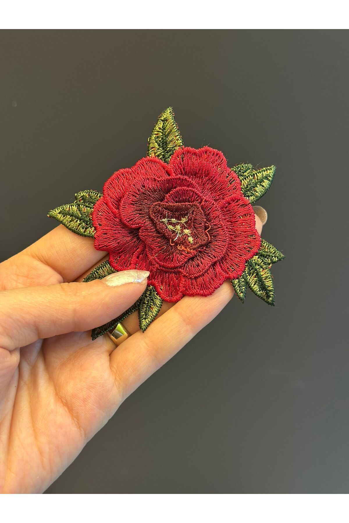 Gönülden Tasarım KABARTMA NAKIŞ İŞLEME KIRMIZI Ç,İÇEK ARMA DİKİŞ APLİKE 10X8 CM