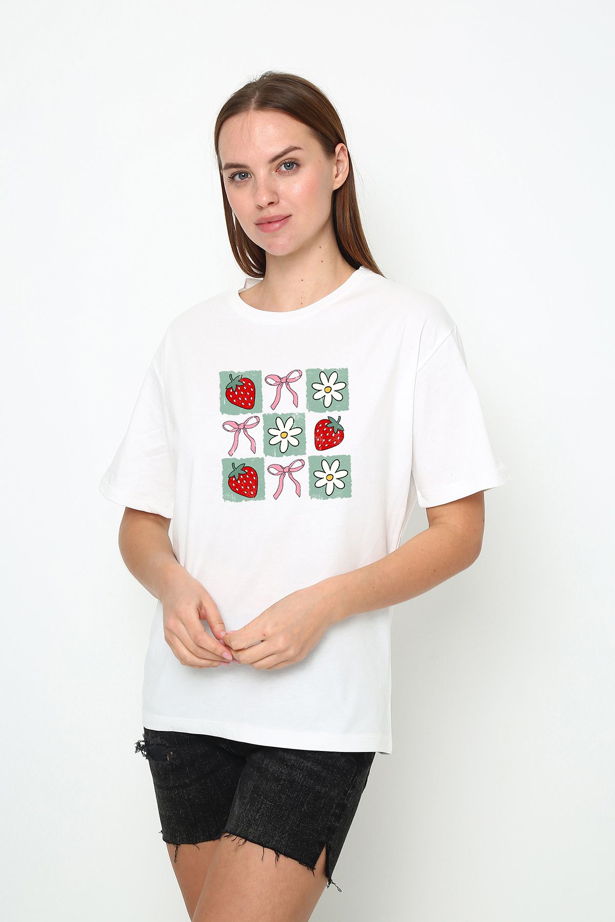 vikitekno oversize çilek fiyonk baskılı kadın t-shirt