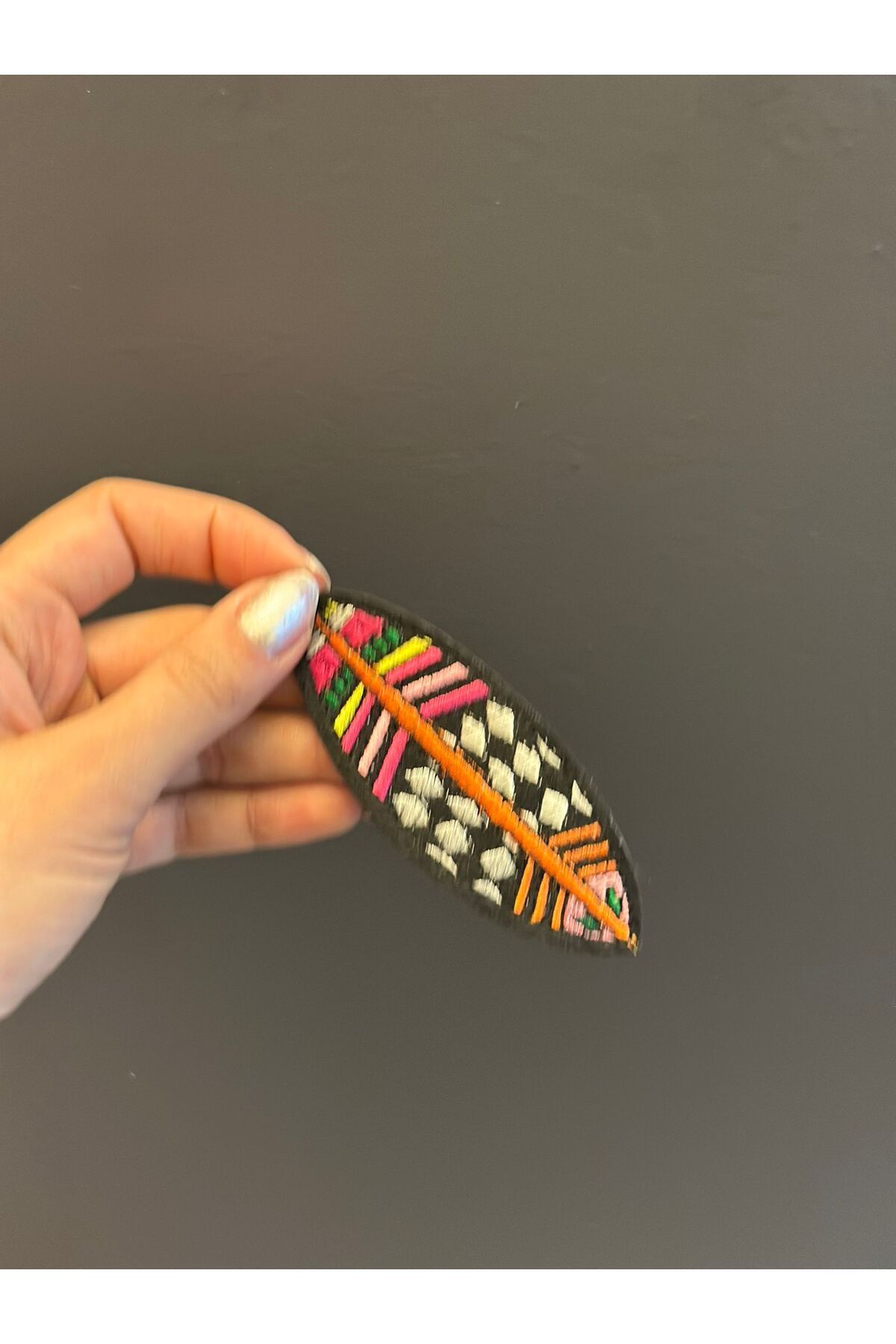 Gönülden Tasarım ÜTÜ İLE YAPIŞAN ETNİK DESENLİ YAPRAK ARMA DİKİŞ APLİKE 9X3 CM