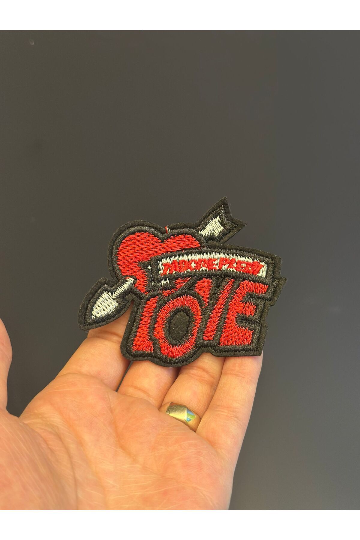 Gönülden Tasarım ÜTÜ İLE YAPIŞAN LOVE YAZILI KALPLİ ARMA DİKİŞ APLİKE 6X5 CM