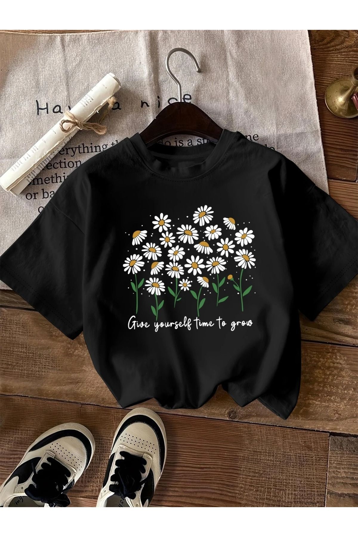 PALPİTO Kadın Siyah Papatya Bahçesi Baskılı Oversize T-Shirt