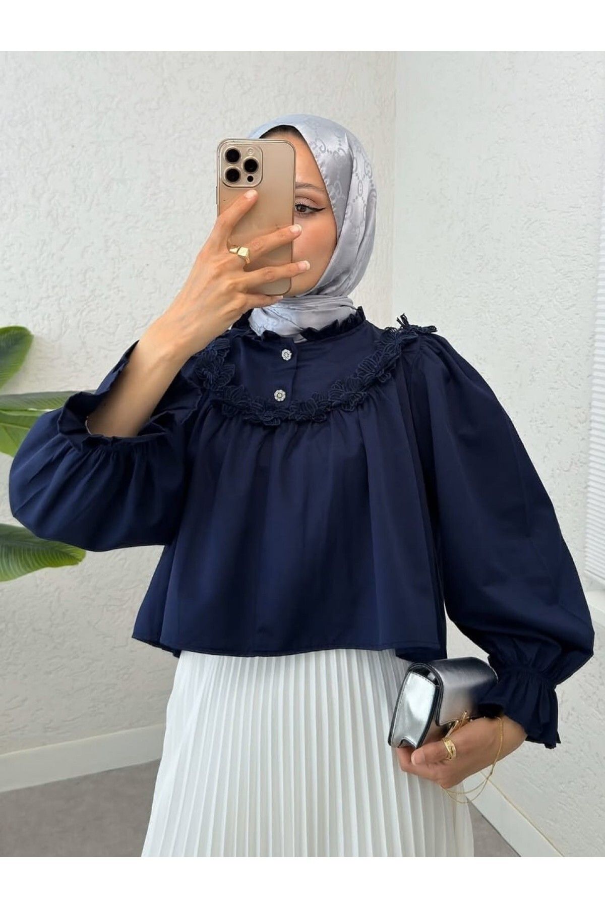 Modamorfo Kolu Lastikli Çiçek Detaylı Gömlek -Laci