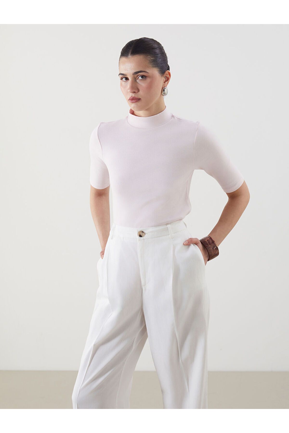 LC Waikiki LCW Modest Pembe Dik Yaka Kadın Tişört S5P065Z8NVY25